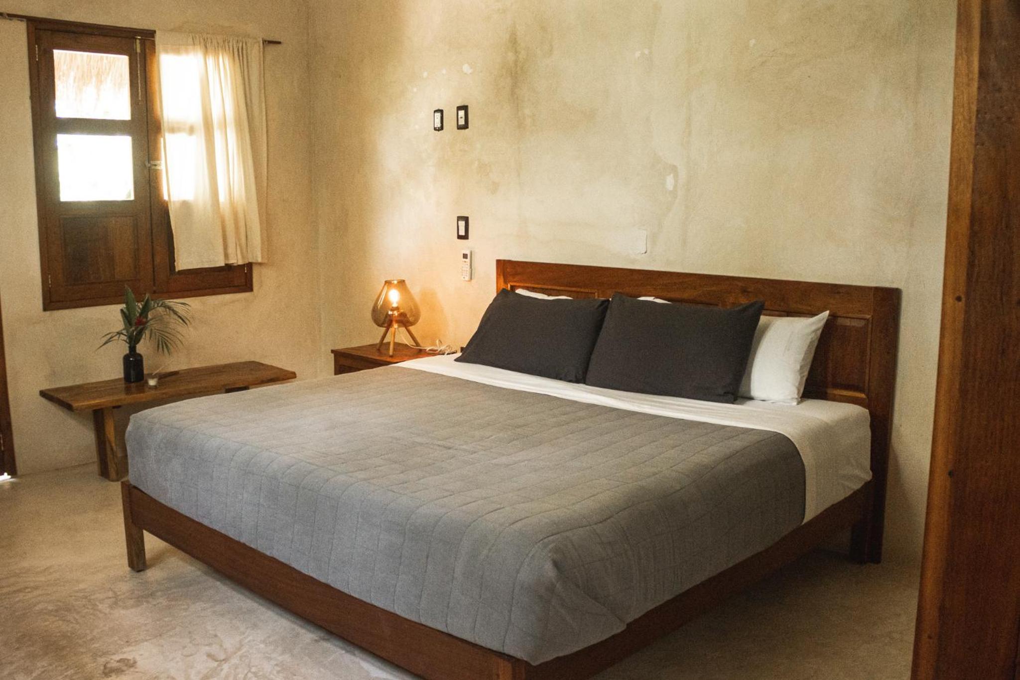 Double Room with Balcony - Photo 13