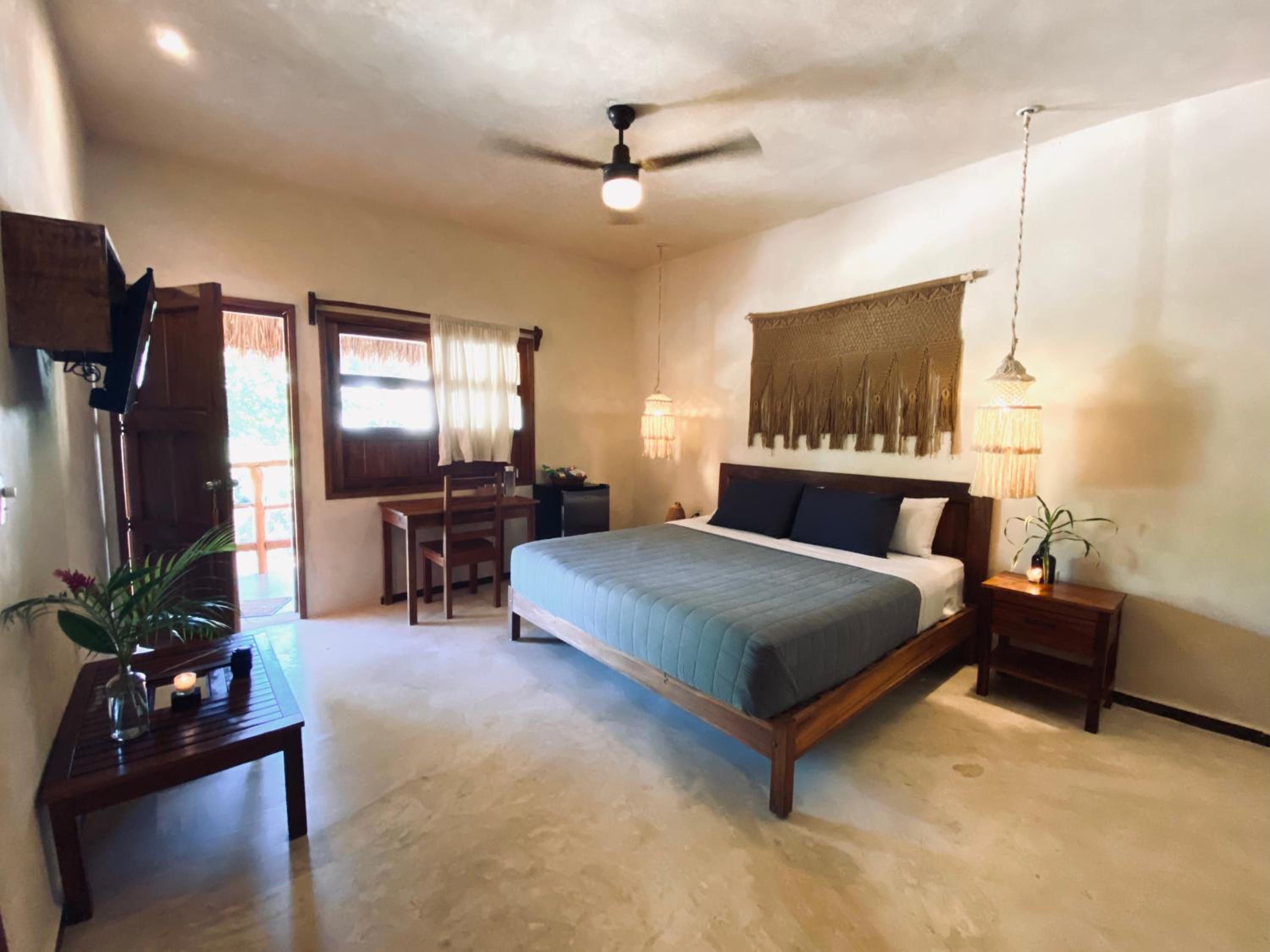 Deluxe Room - Photo 14