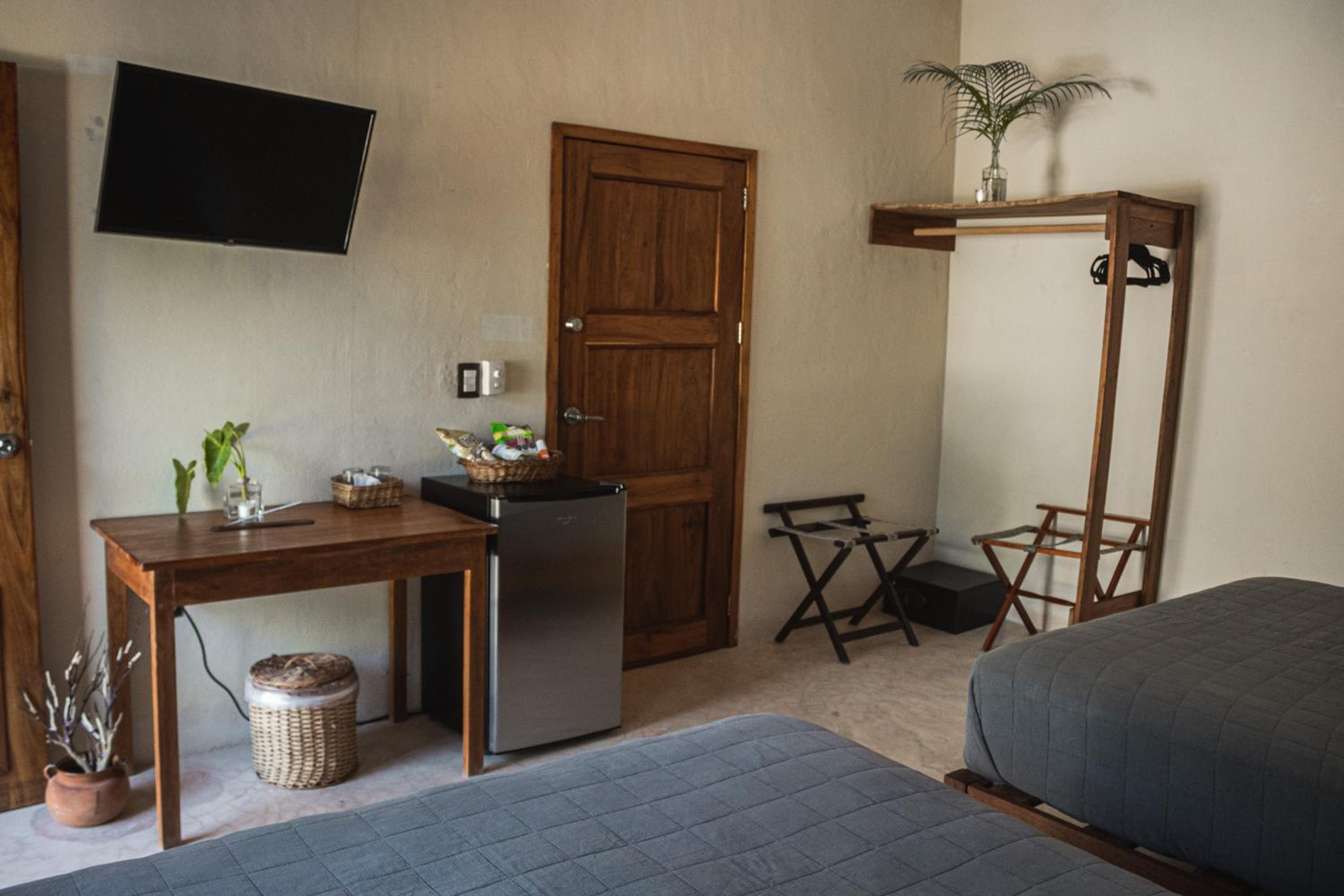 Double Room with Two Double Beds - Photo 13