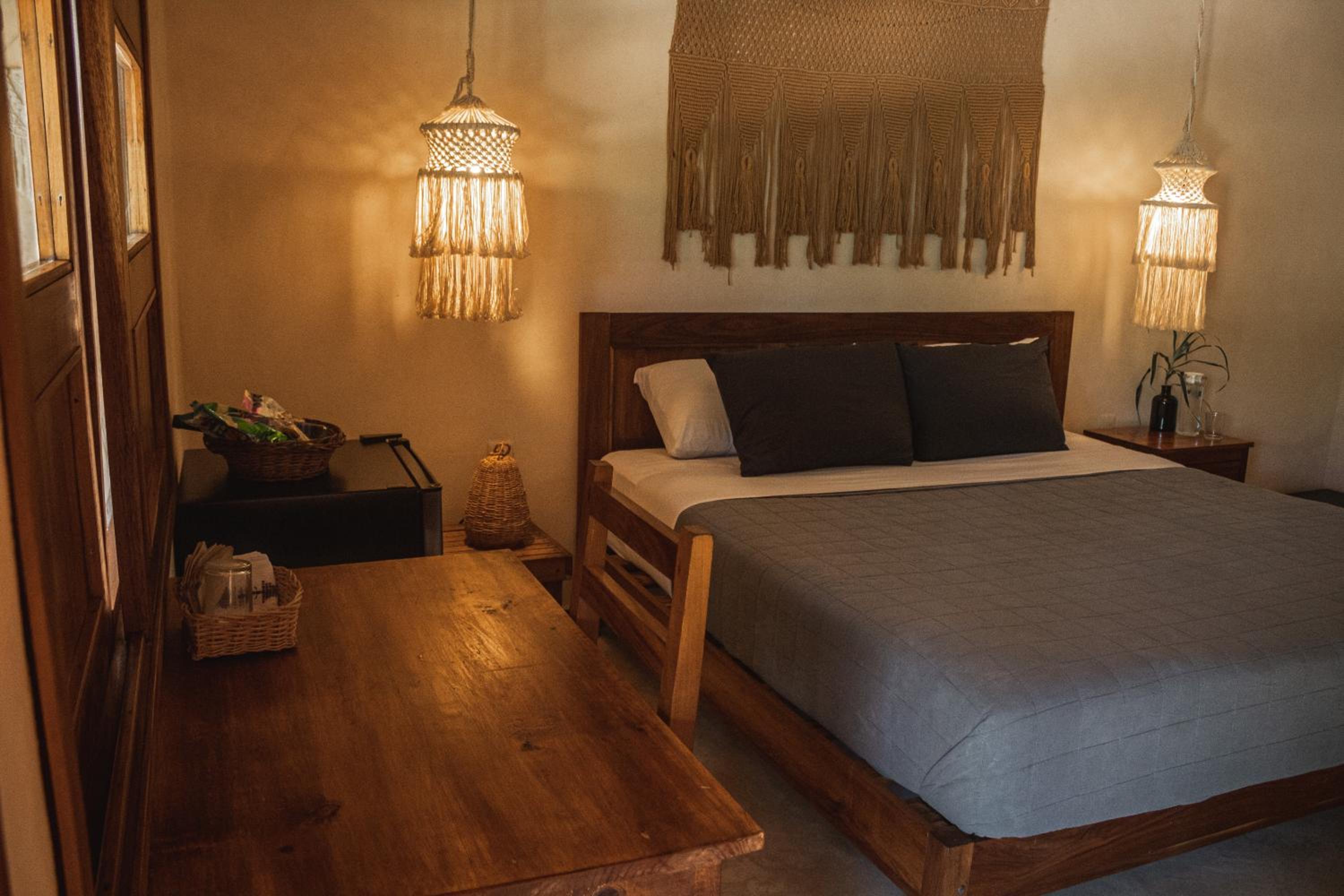 Deluxe Room - Photo 9