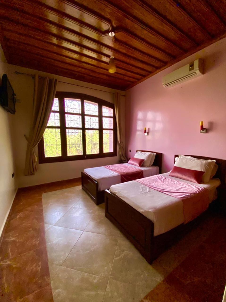 Twin Room - Photo 6