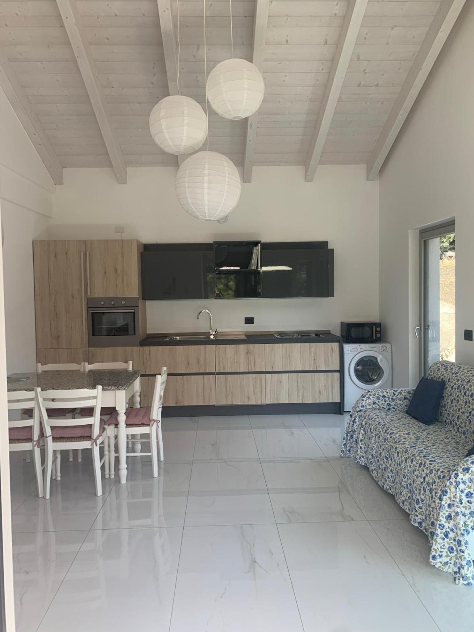 One-Bedroom House photo 3