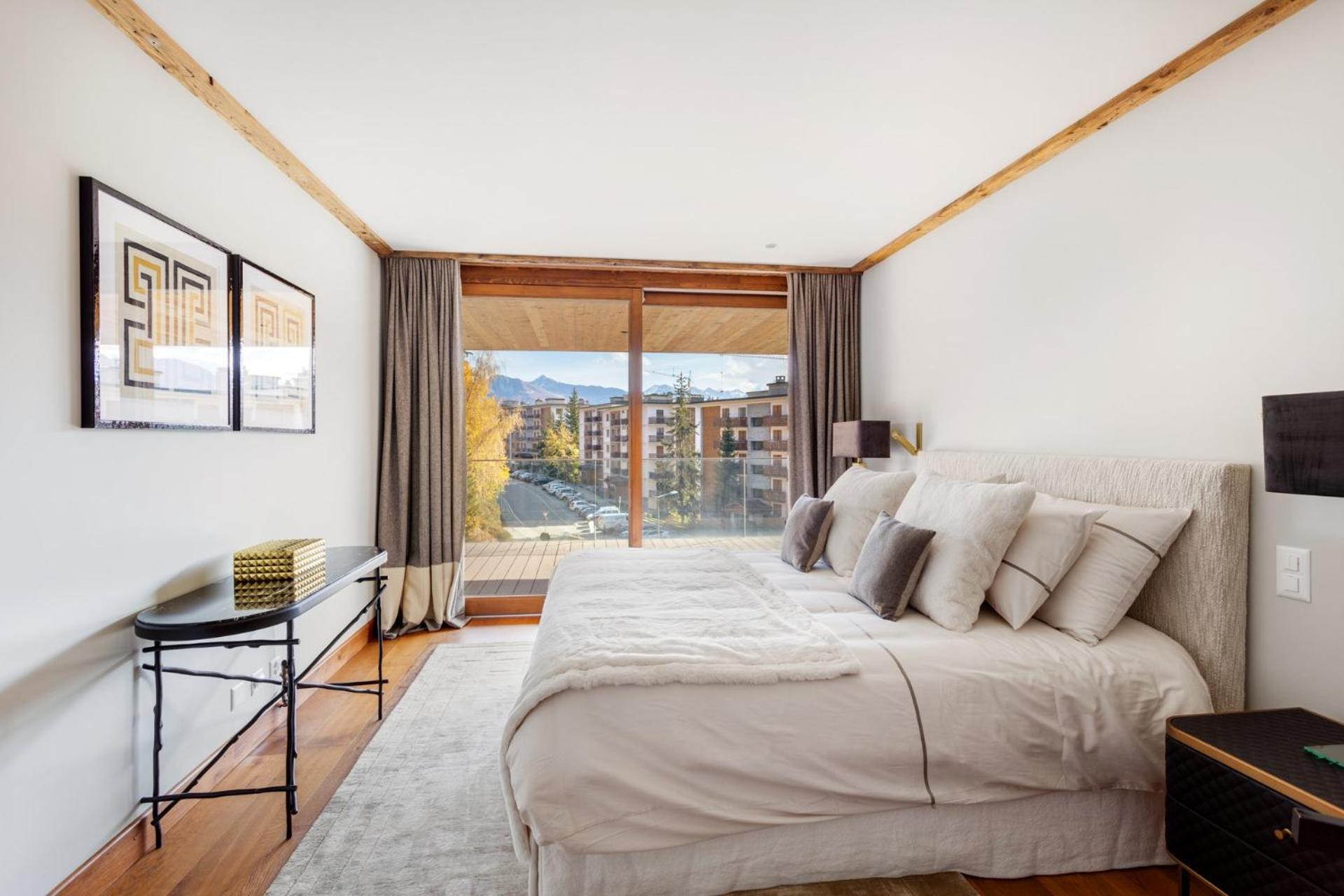 Two-Bedroom Superior Apartment photo 2