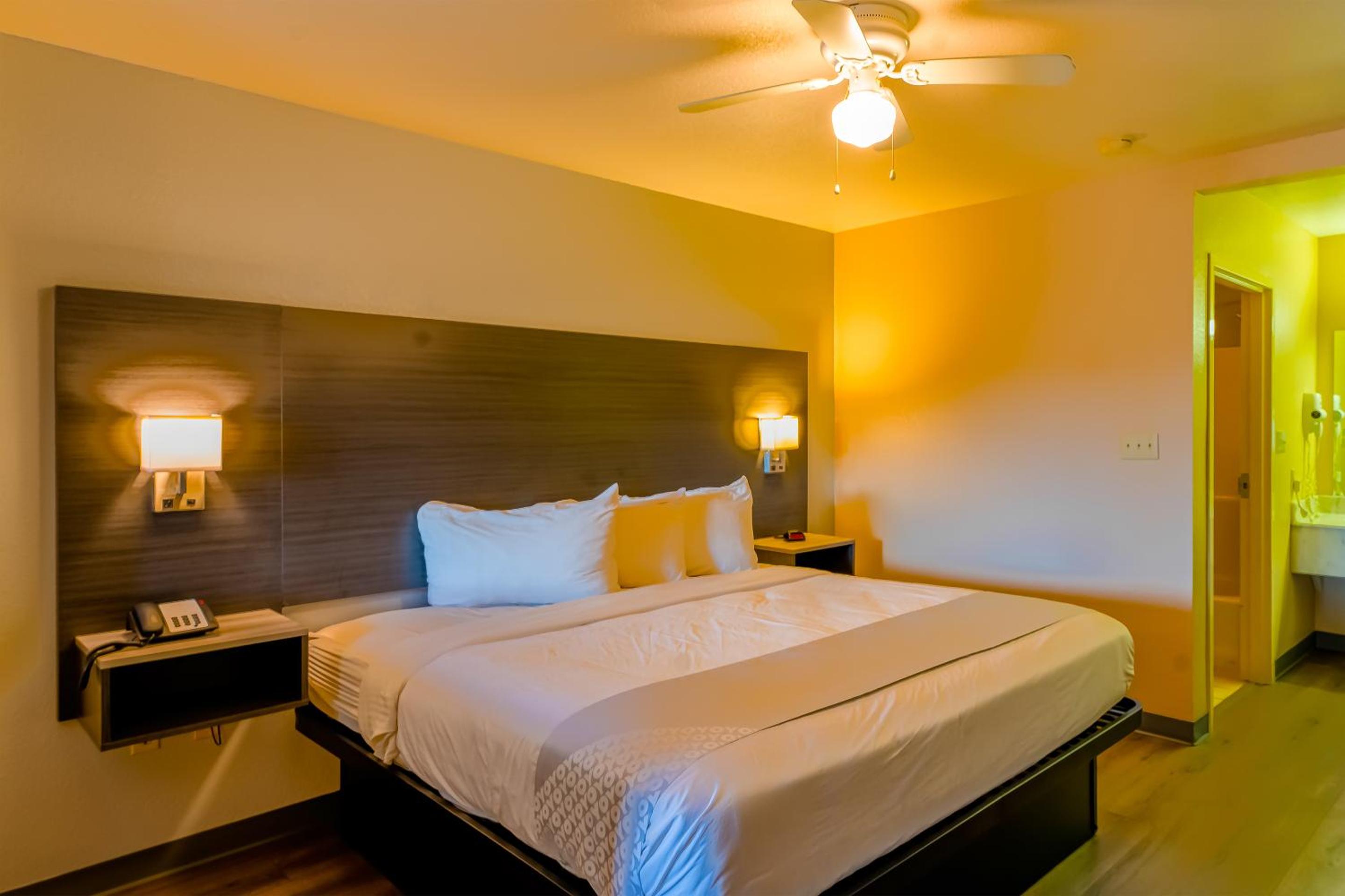 King Room - Disability Access photo 2