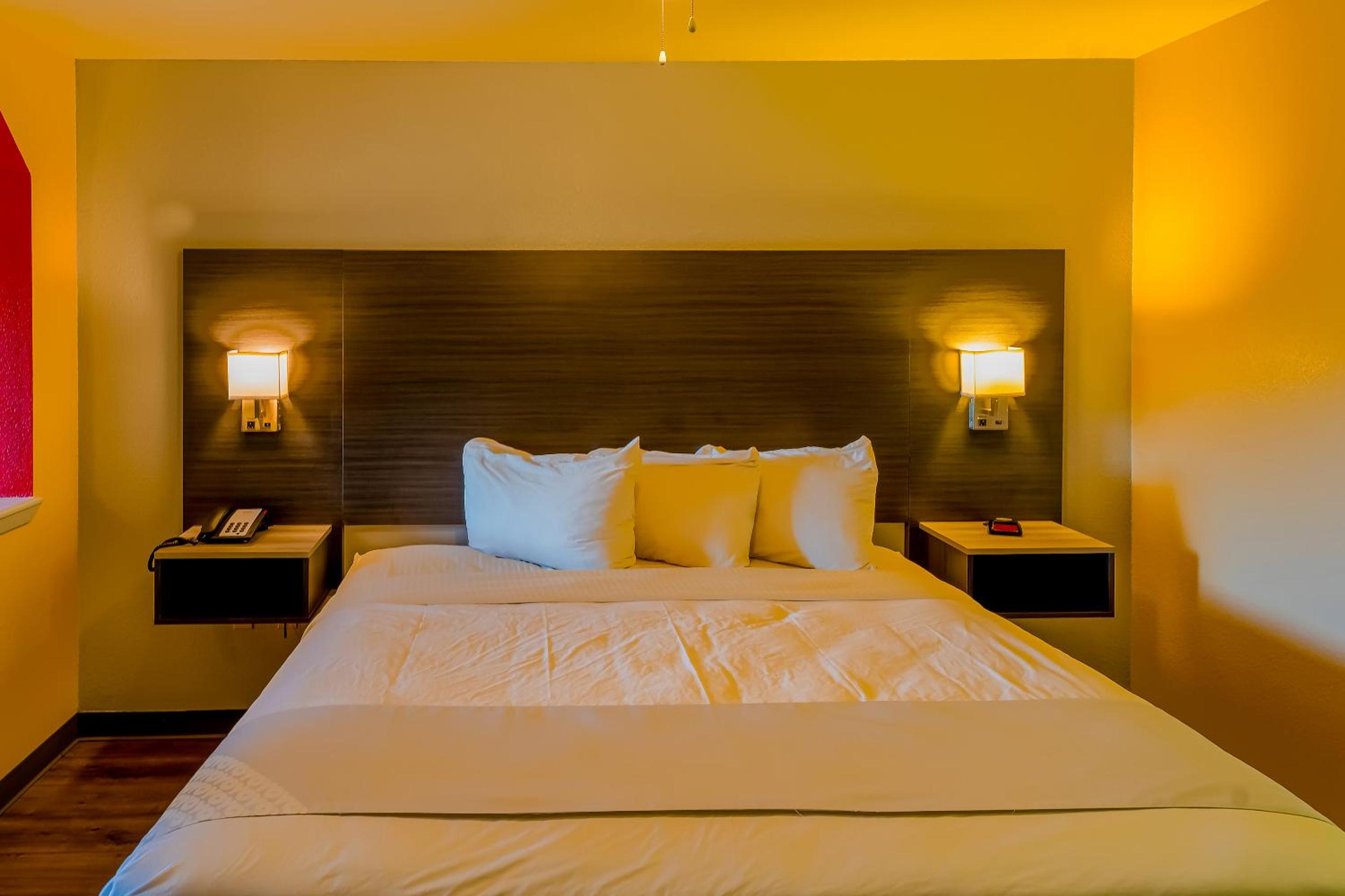 Premium King Bed photo 1
