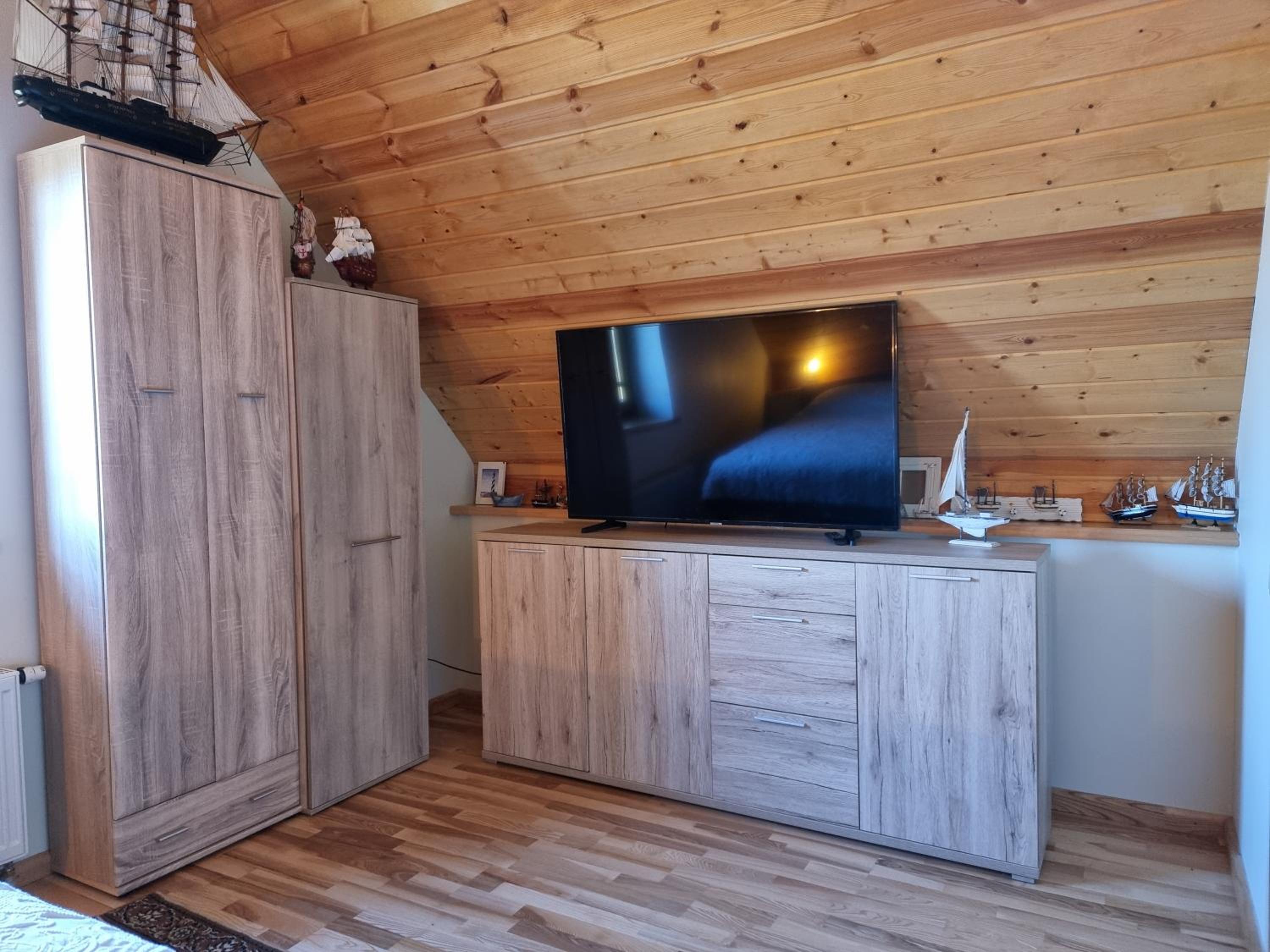 Three-Bedroom House - Photo 1