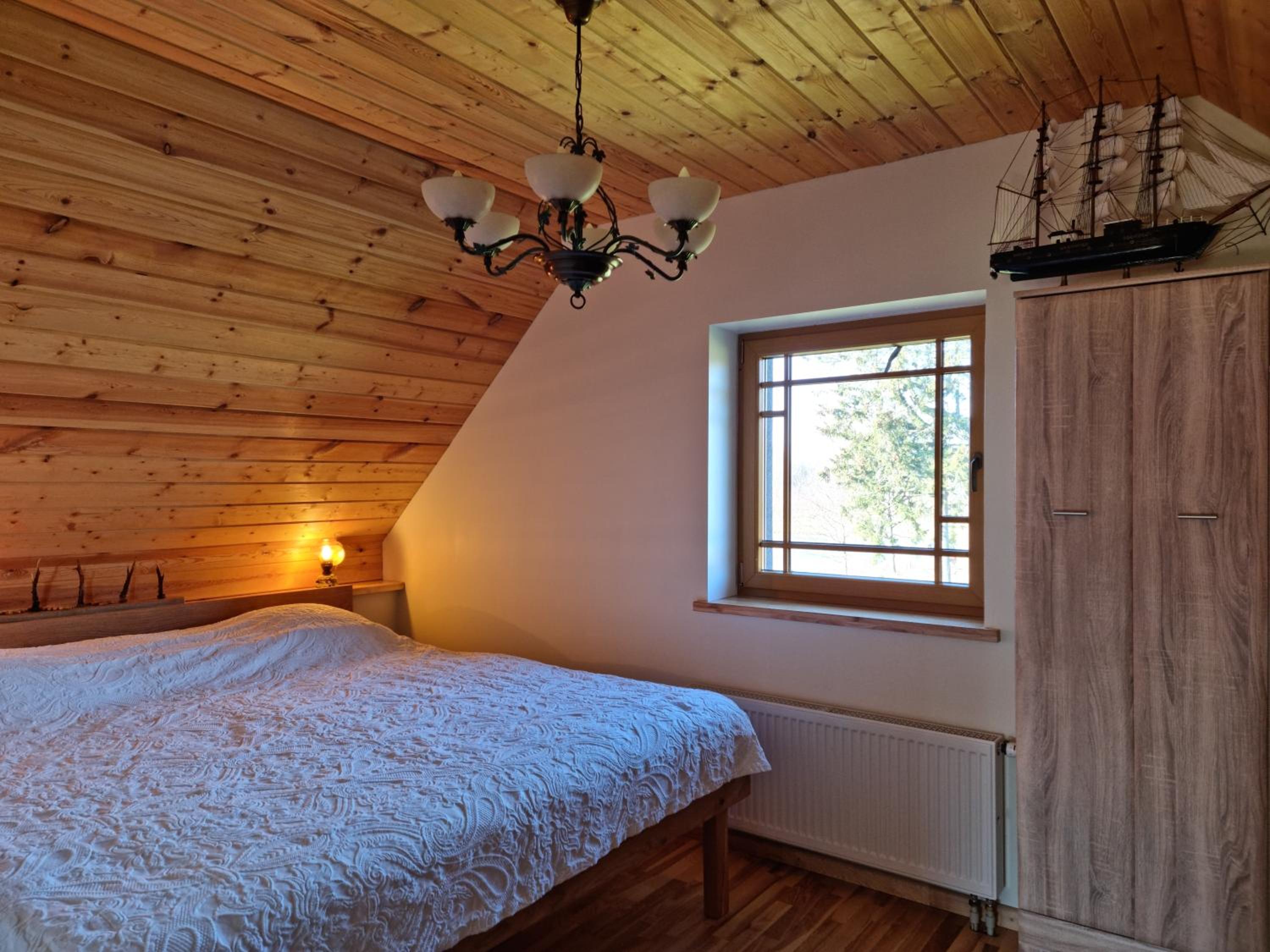 Three-Bedroom House - Photo 7