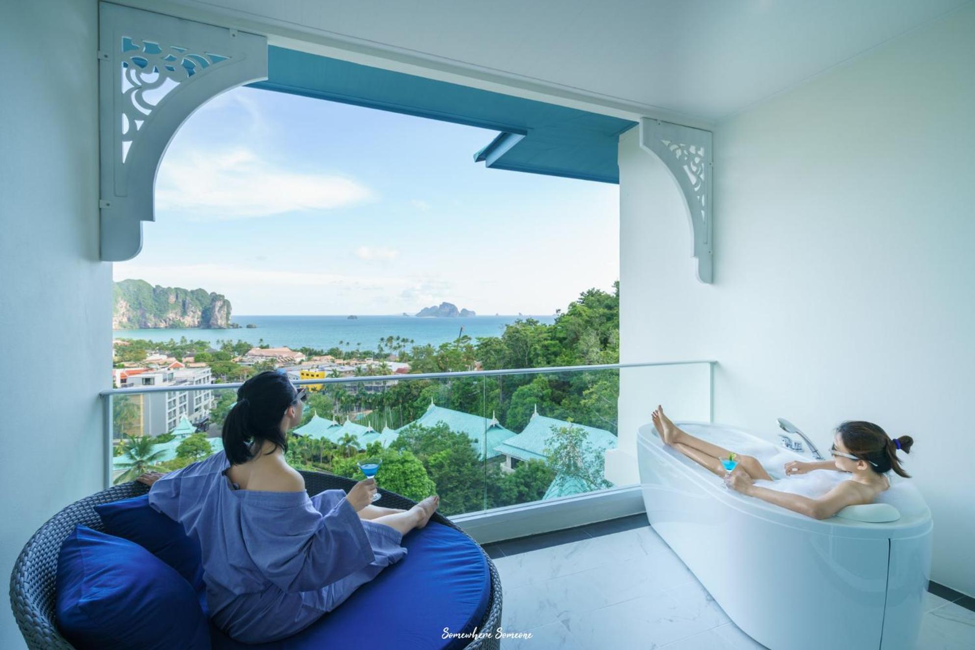 Executive Ocean Jacuzzi Room - Photo 5