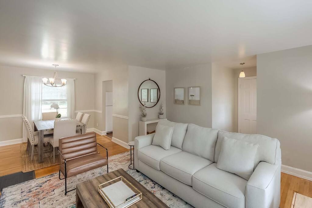 Family Room photo 1