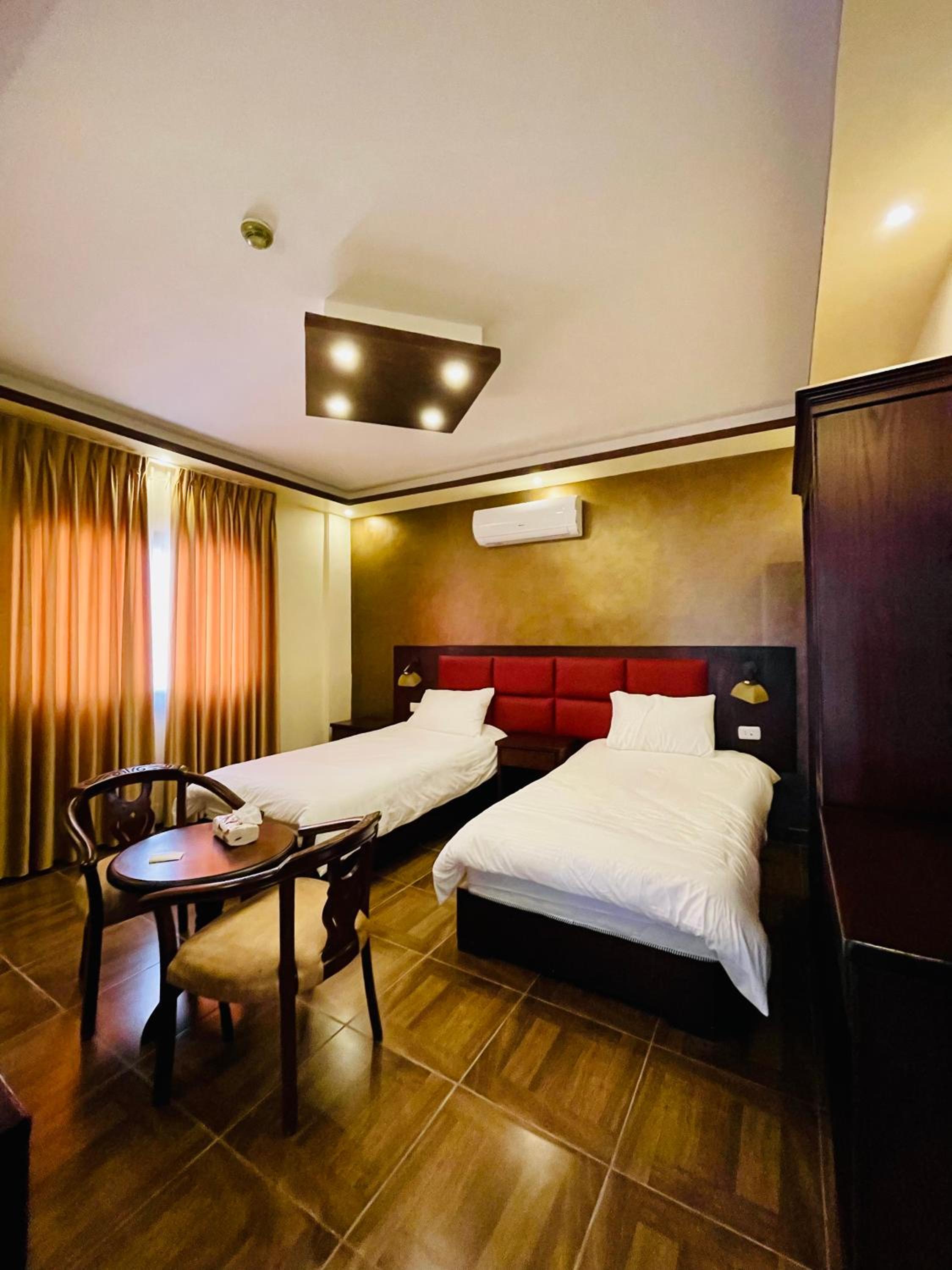 Deluxe Twin Room photo 2