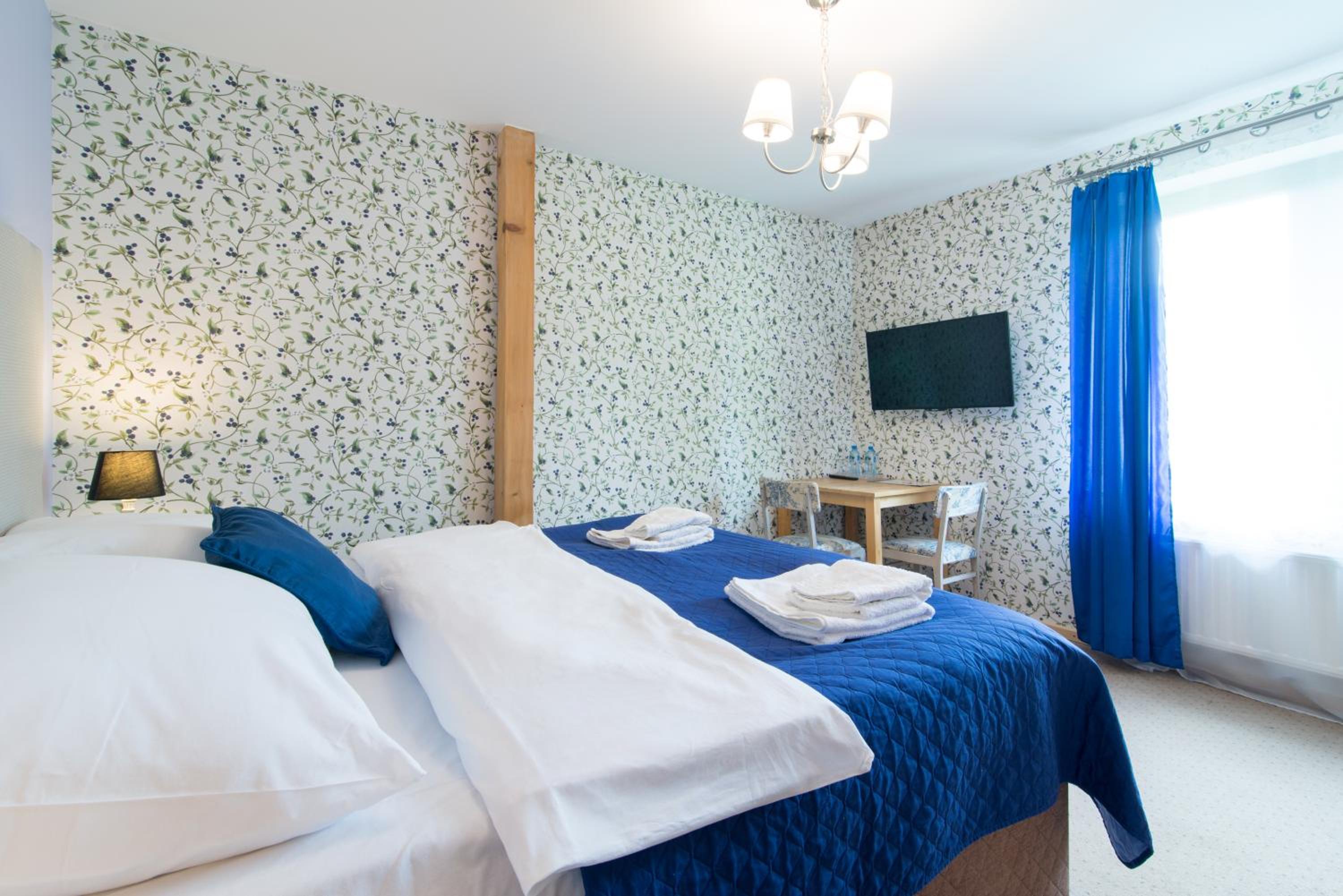 Double or Twin Room - Photo 4