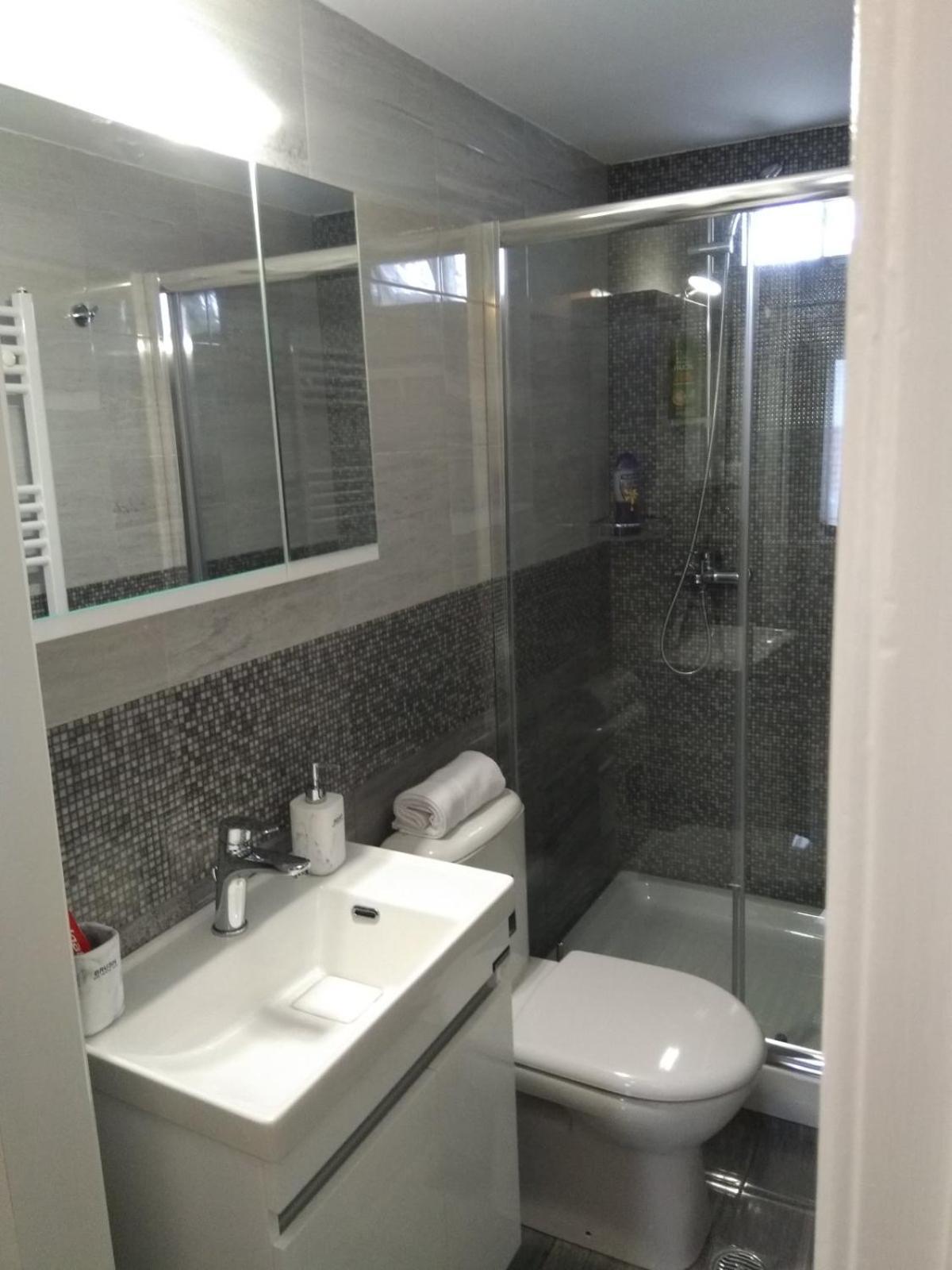 Three-Bedroom Villa - Photo 6