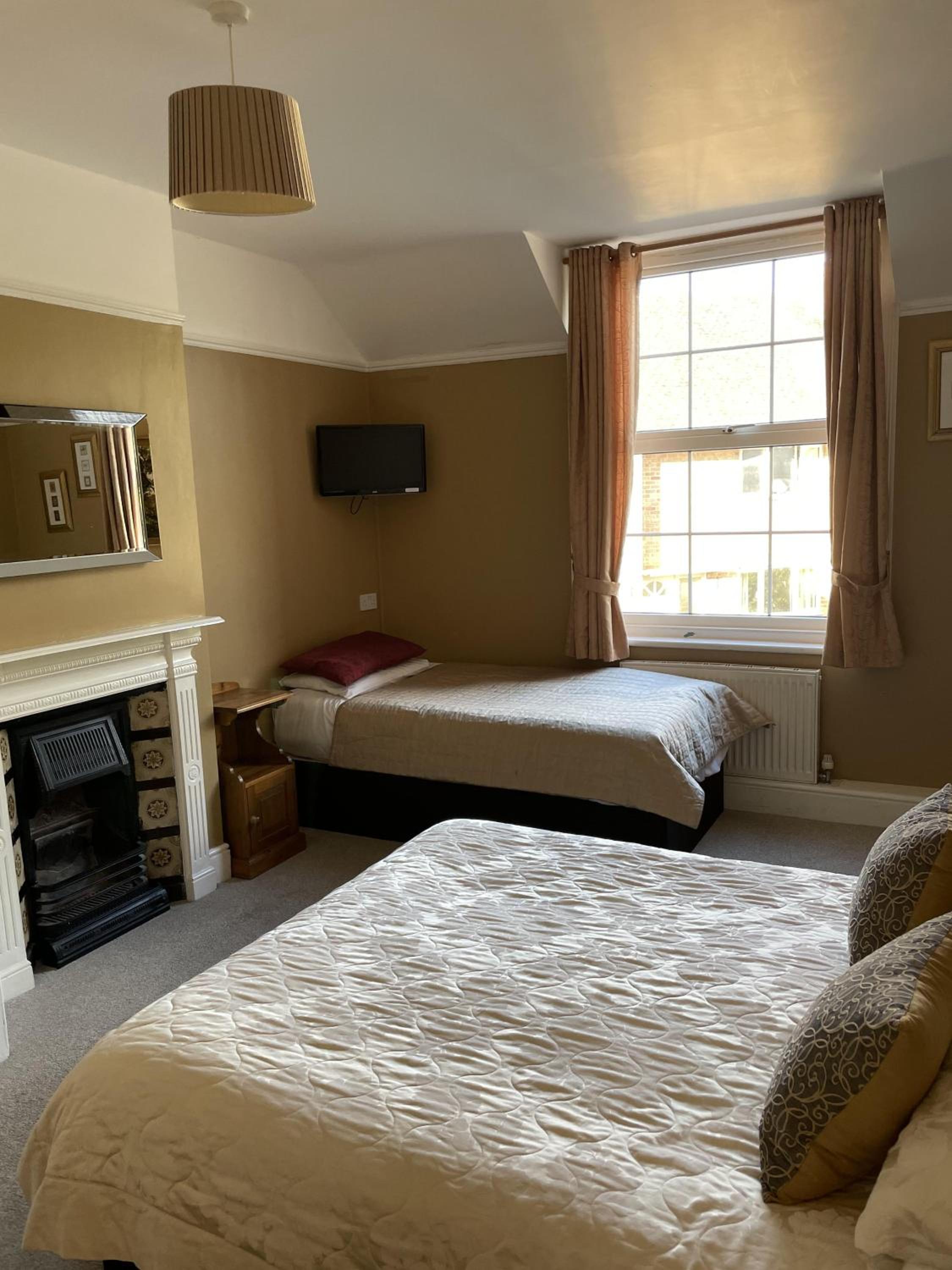Classic Triple Room photo 2