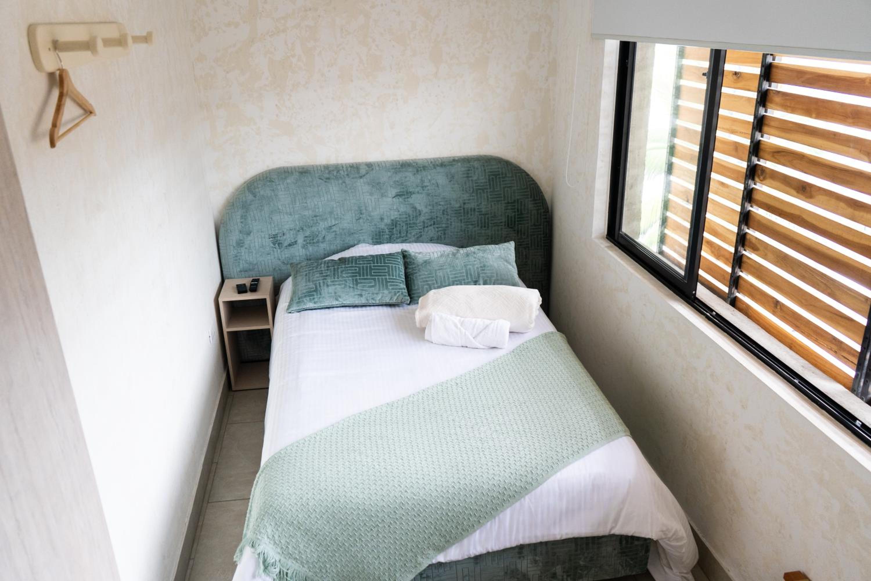 Single Room with Private Bathroom photo 1