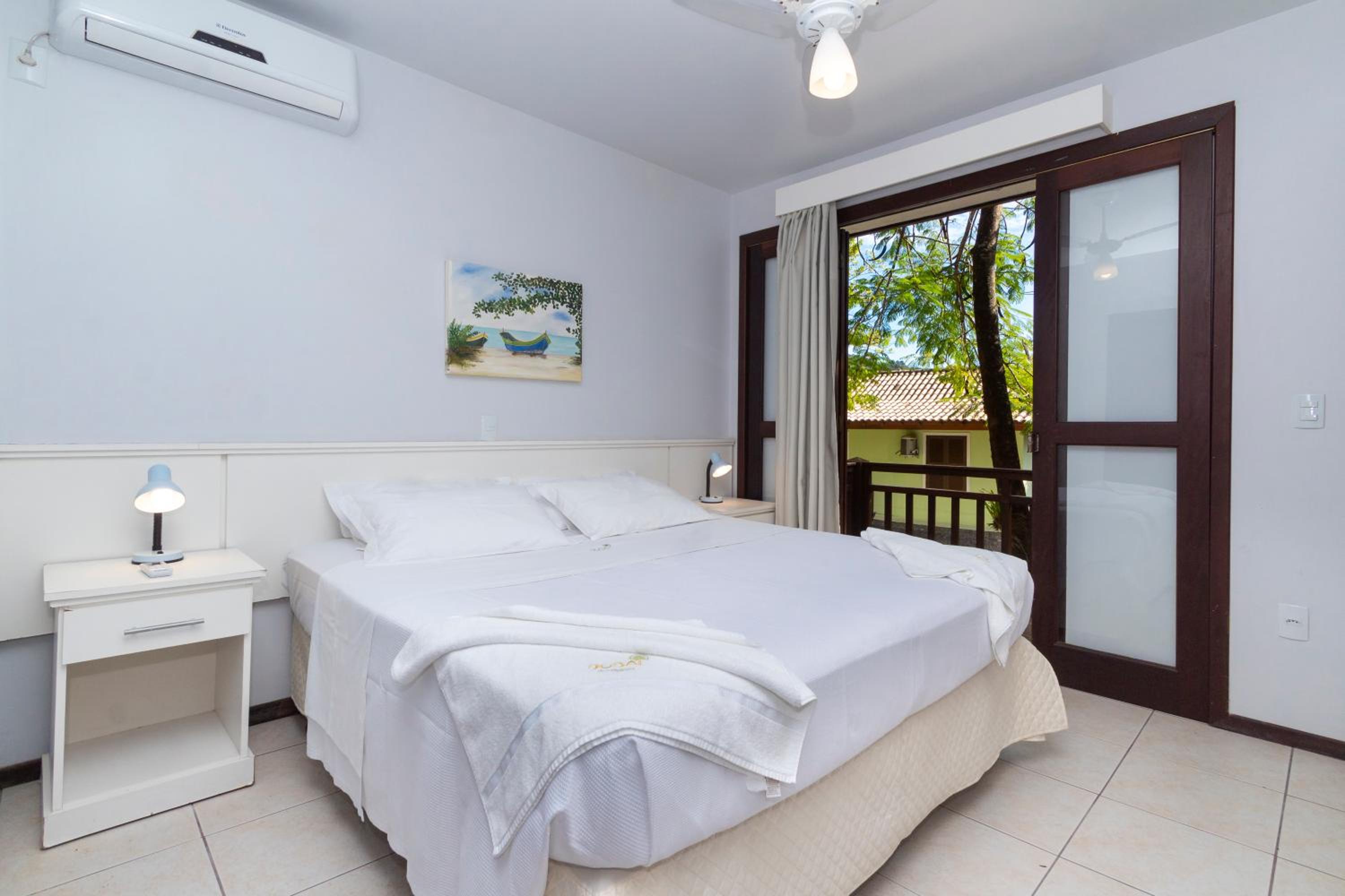 One-Bedroom Bungalow - Photo 1