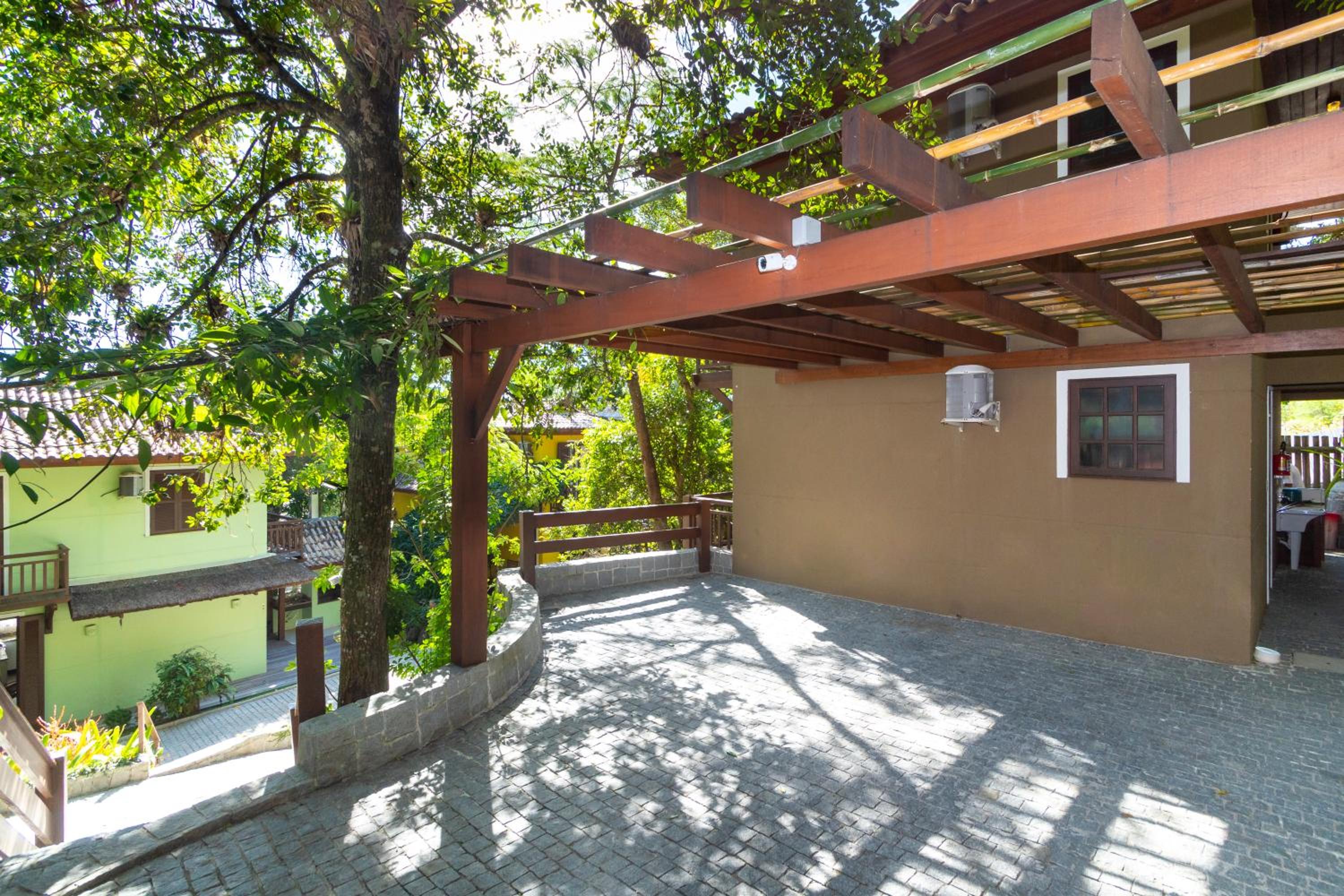 One-Bedroom Bungalow - Photo 7
