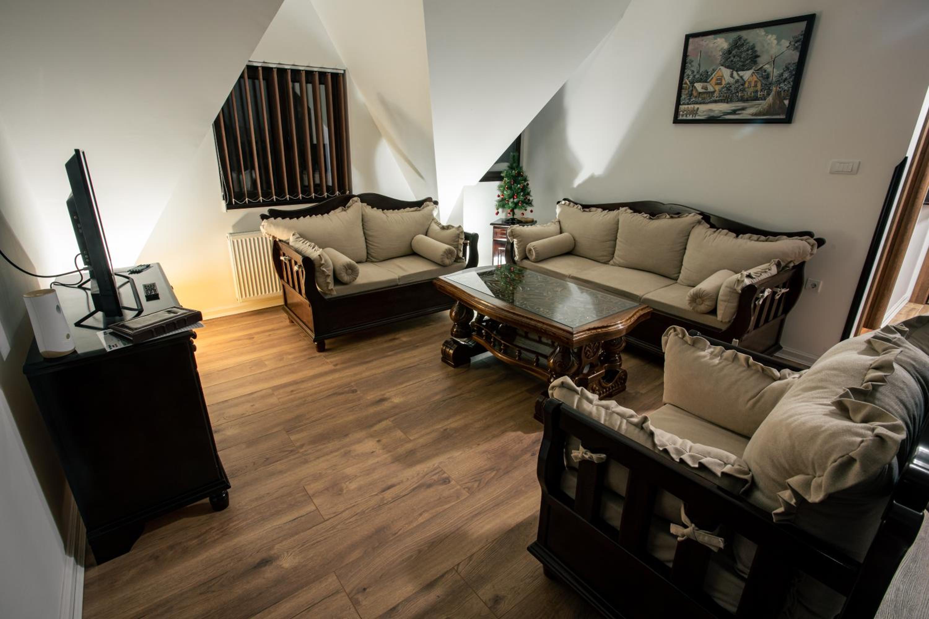 Deluxe Apartment photo 2