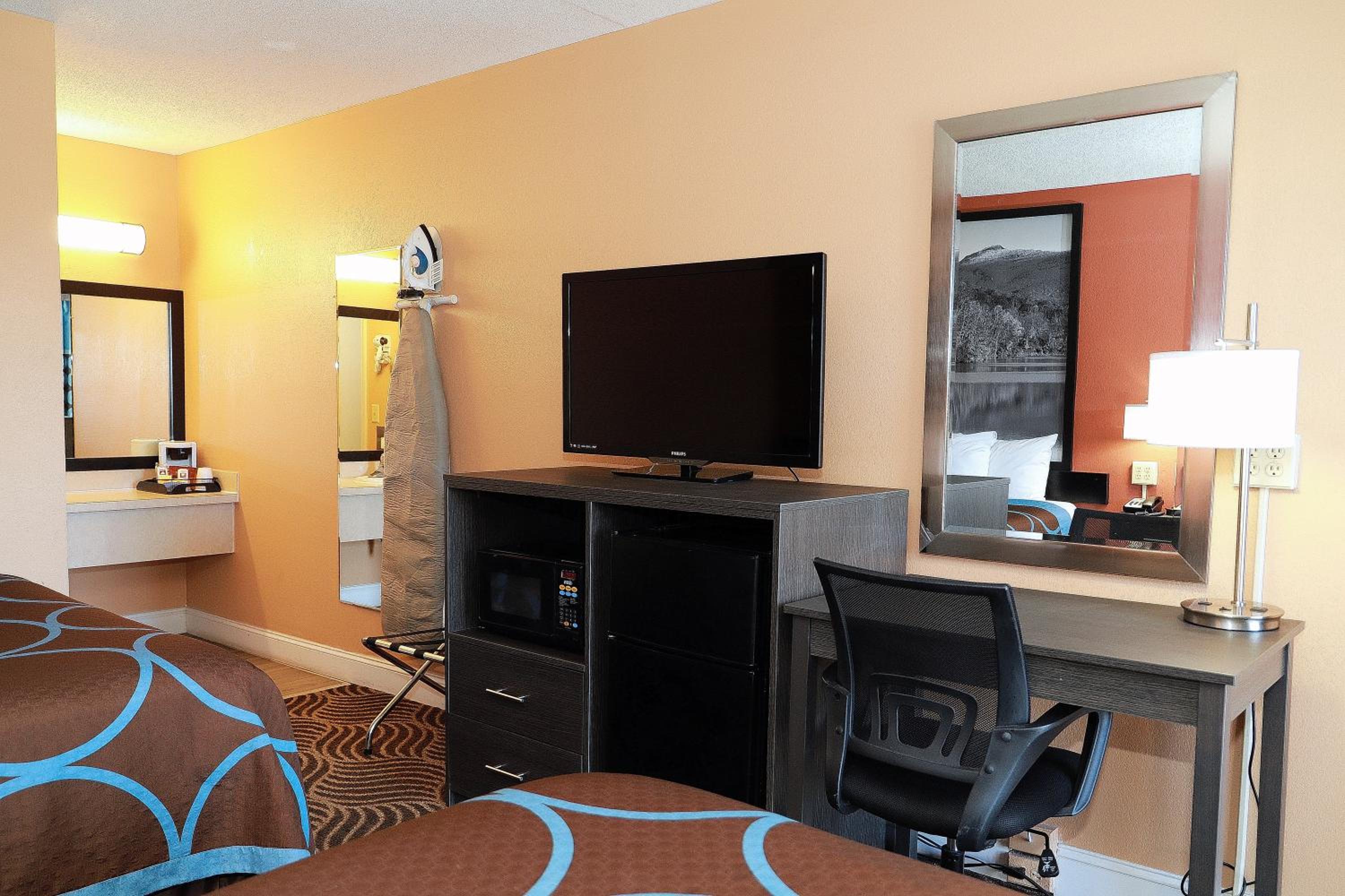 Double Room with Two Double Beds - Smoking - Photo 7