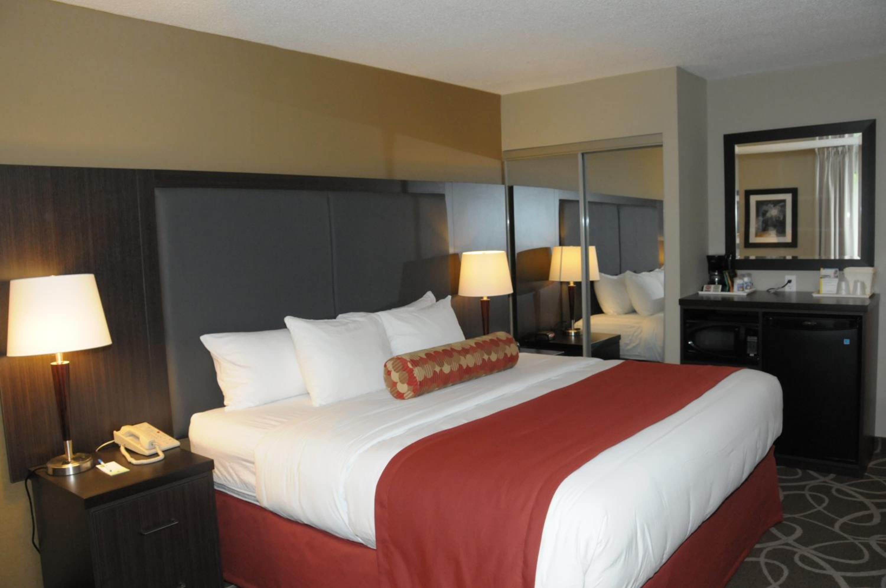 Standard Queen Room - Top Floor - Photo 2