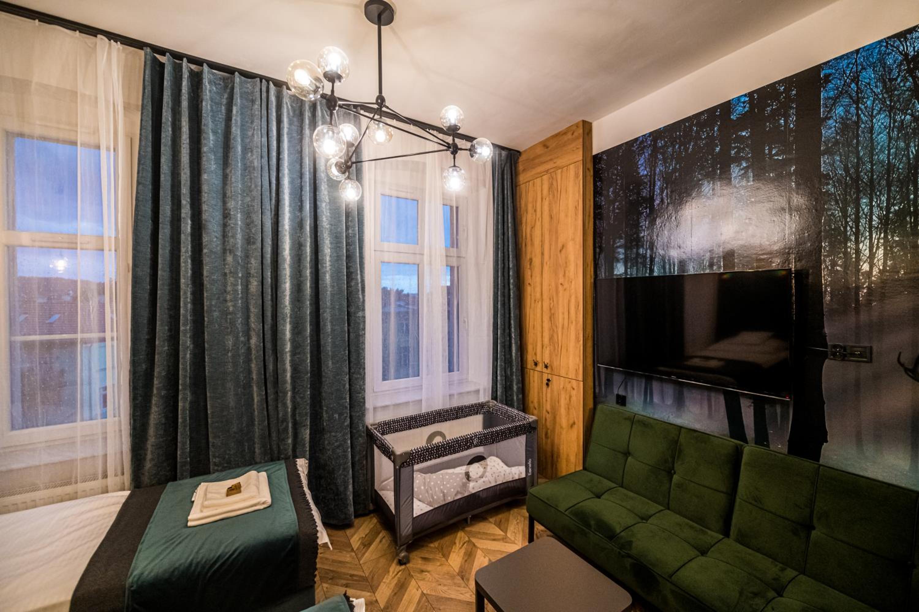 One-Bedroom Apartment - Photo 1
