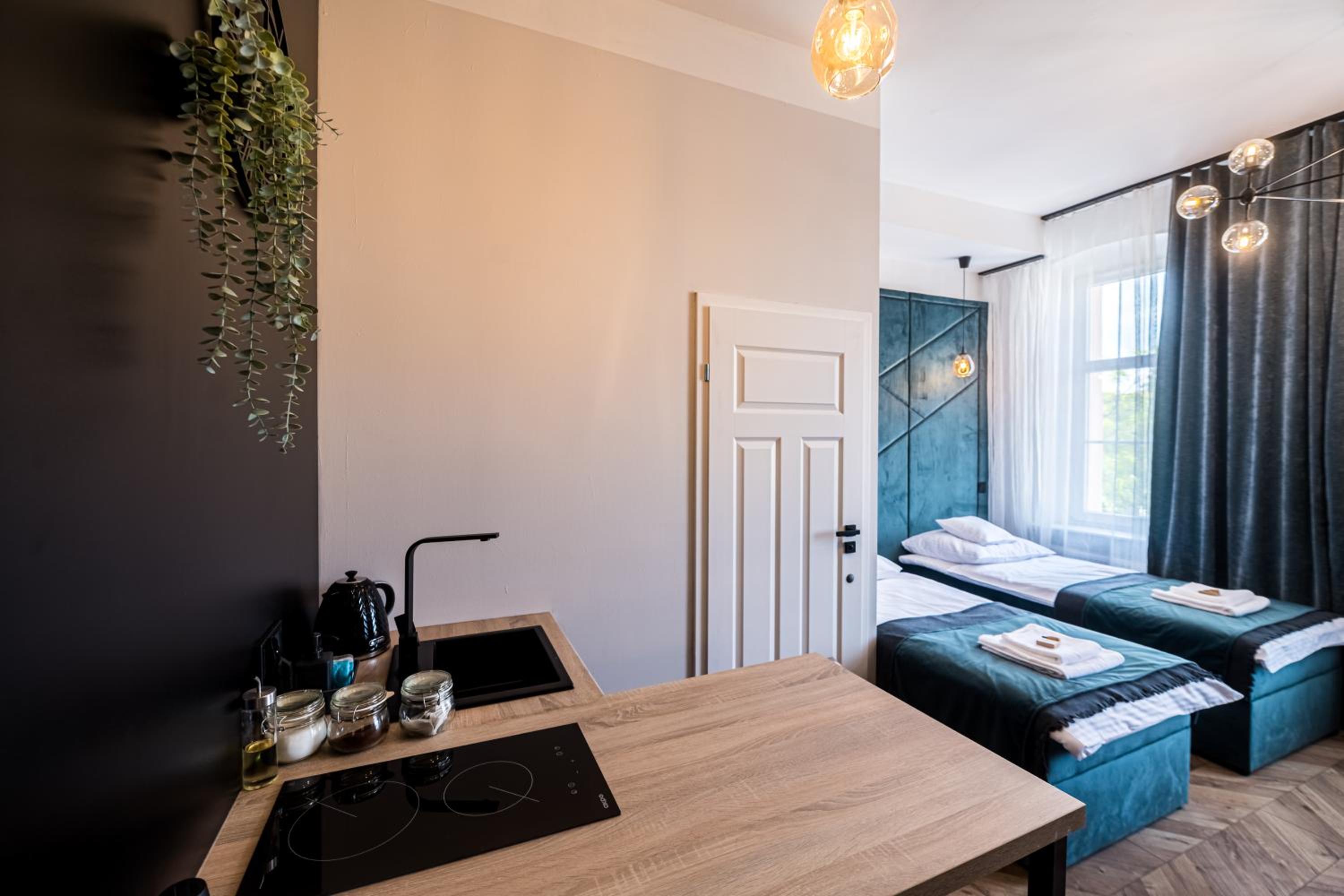 One-Bedroom Apartment - Photo 2