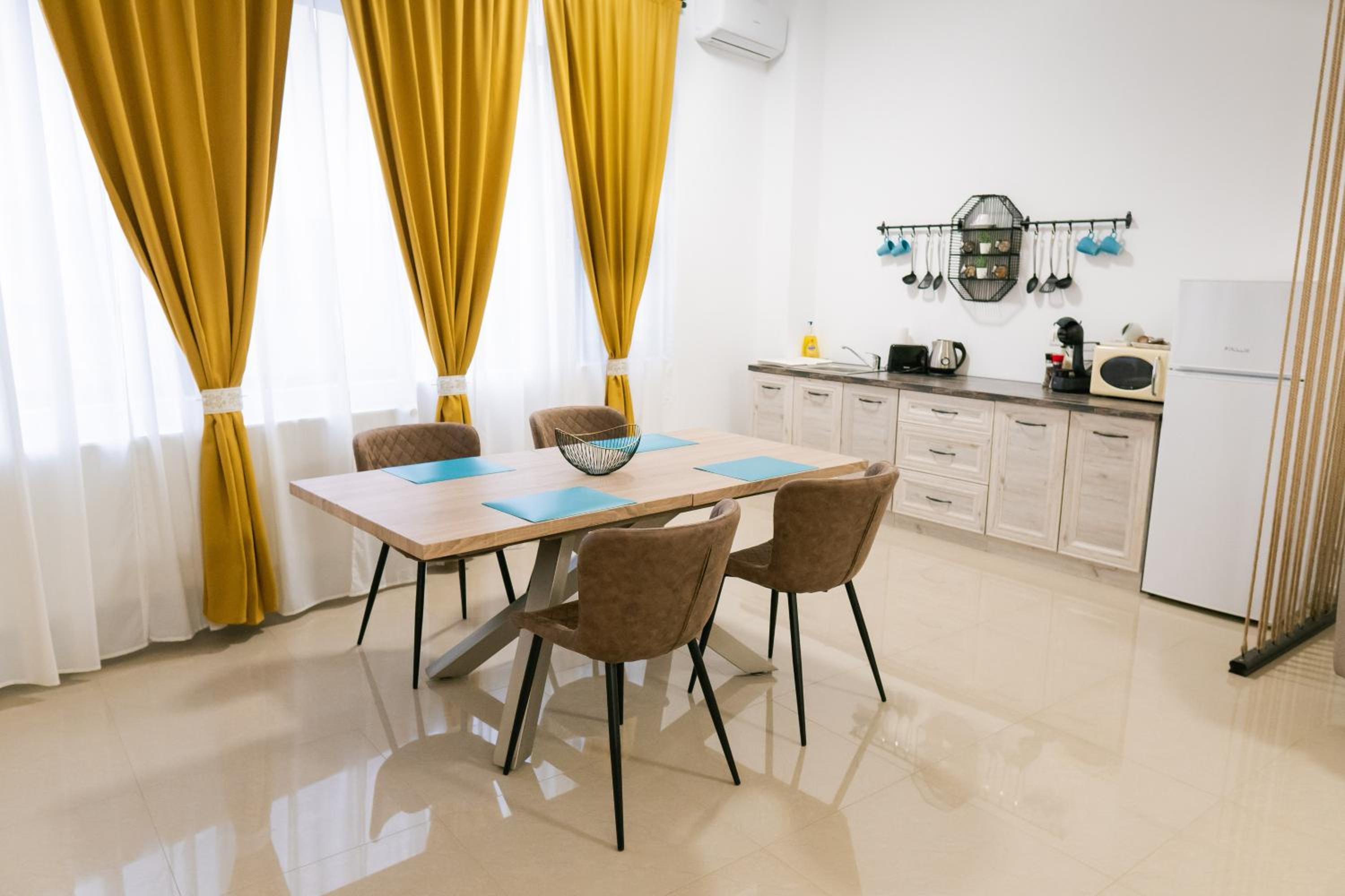 Family Studio - Photo 7