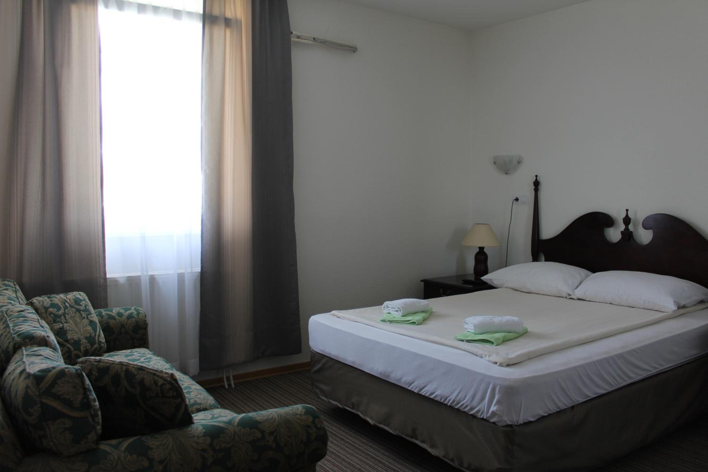 Double Room - Photo 9