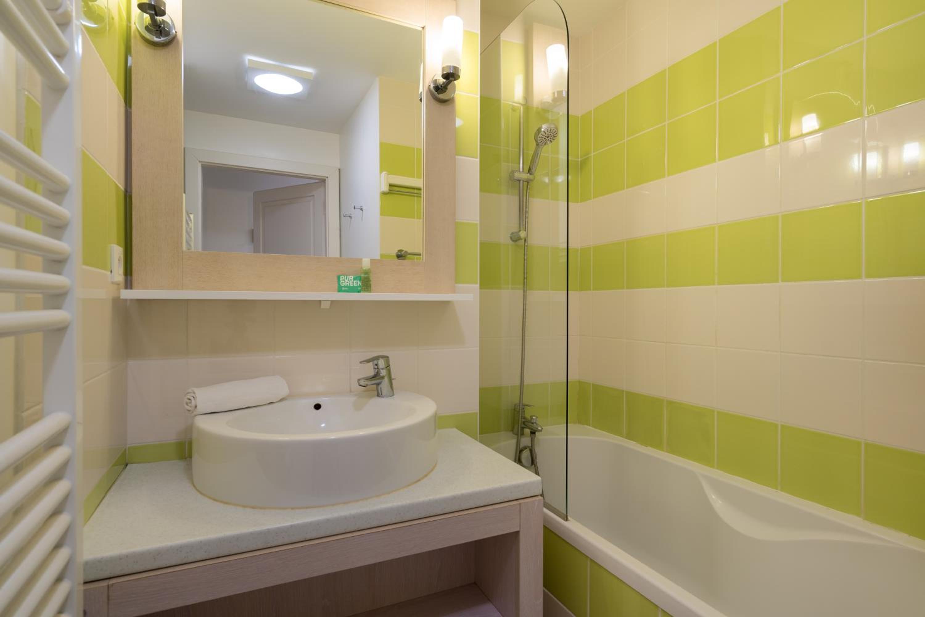 One-Bedroom Apartment with Terrace or Balcony (4 People) photo 2