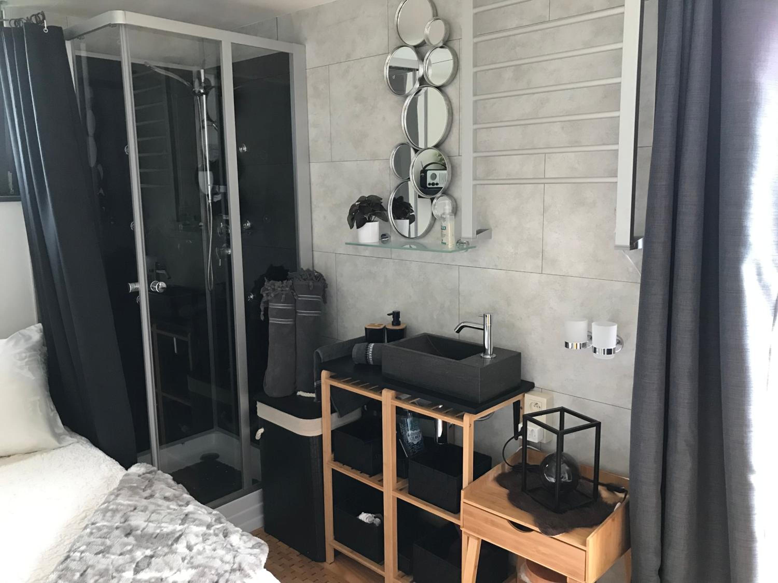 Double Room with Private Bathroom - Photo 19
