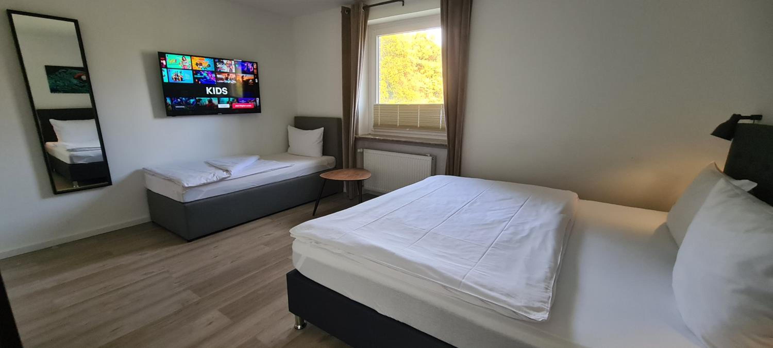 Family Double Room - Photo 1