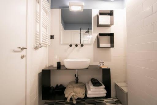 One-Bedroom Apartment - Photo 9