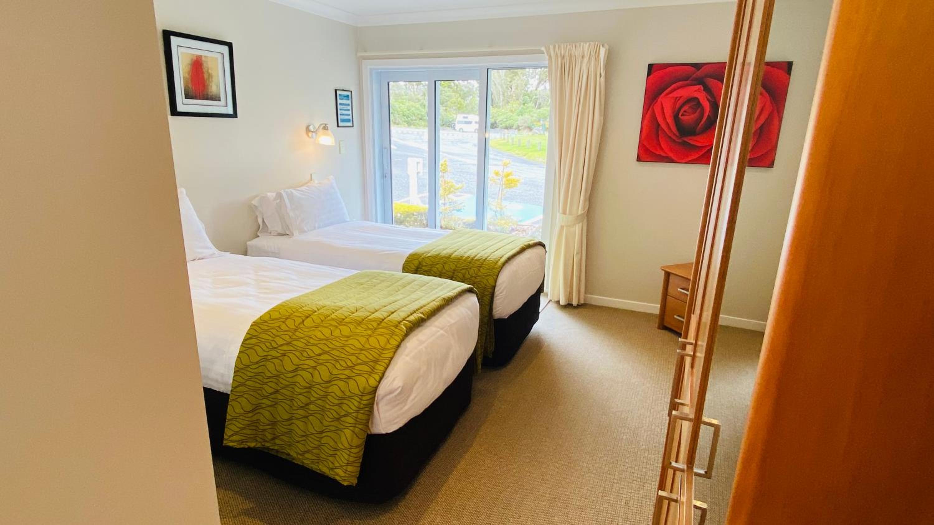 Twin Room - Photo 4