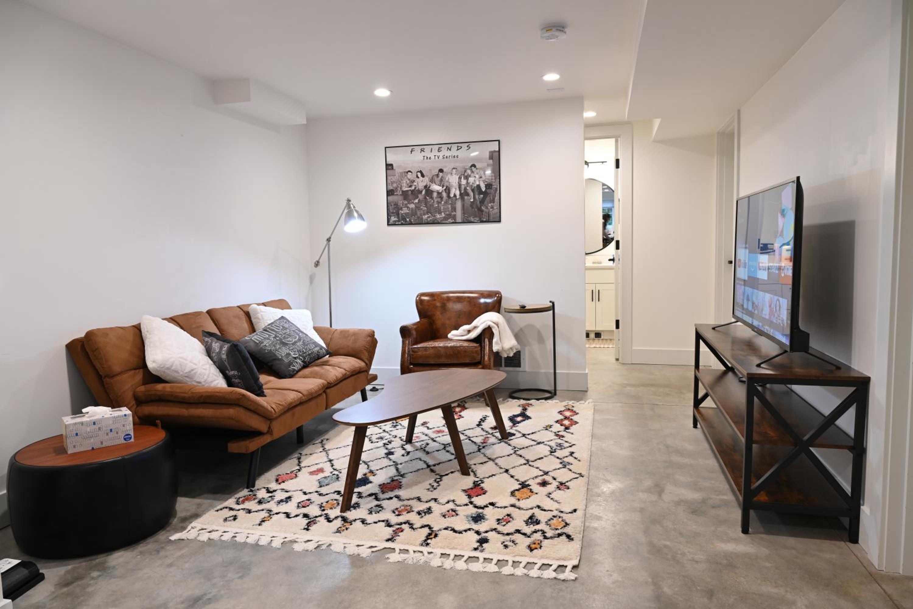 Two-Bedroom House - Photo 20