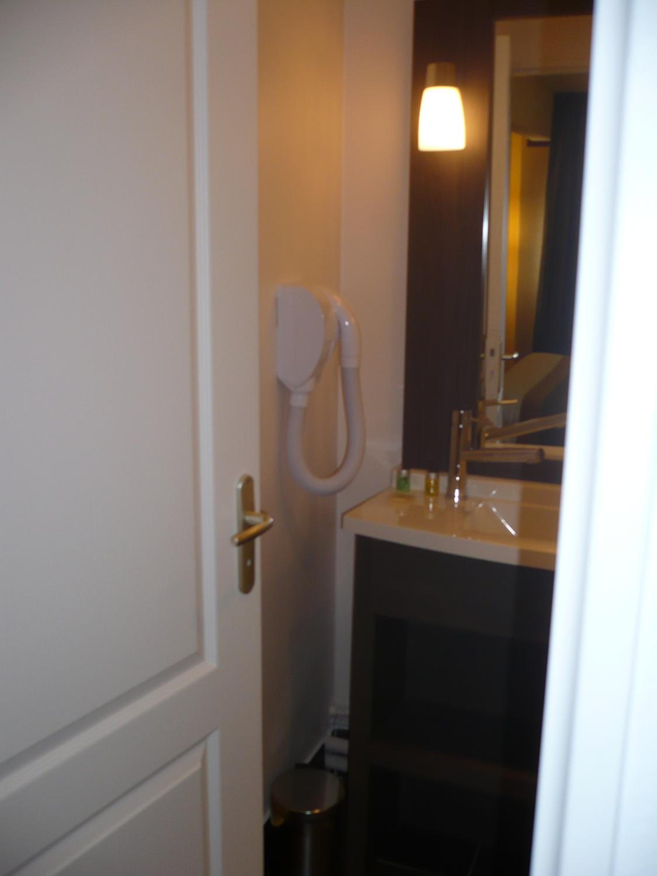 Double Room - Photo 10
