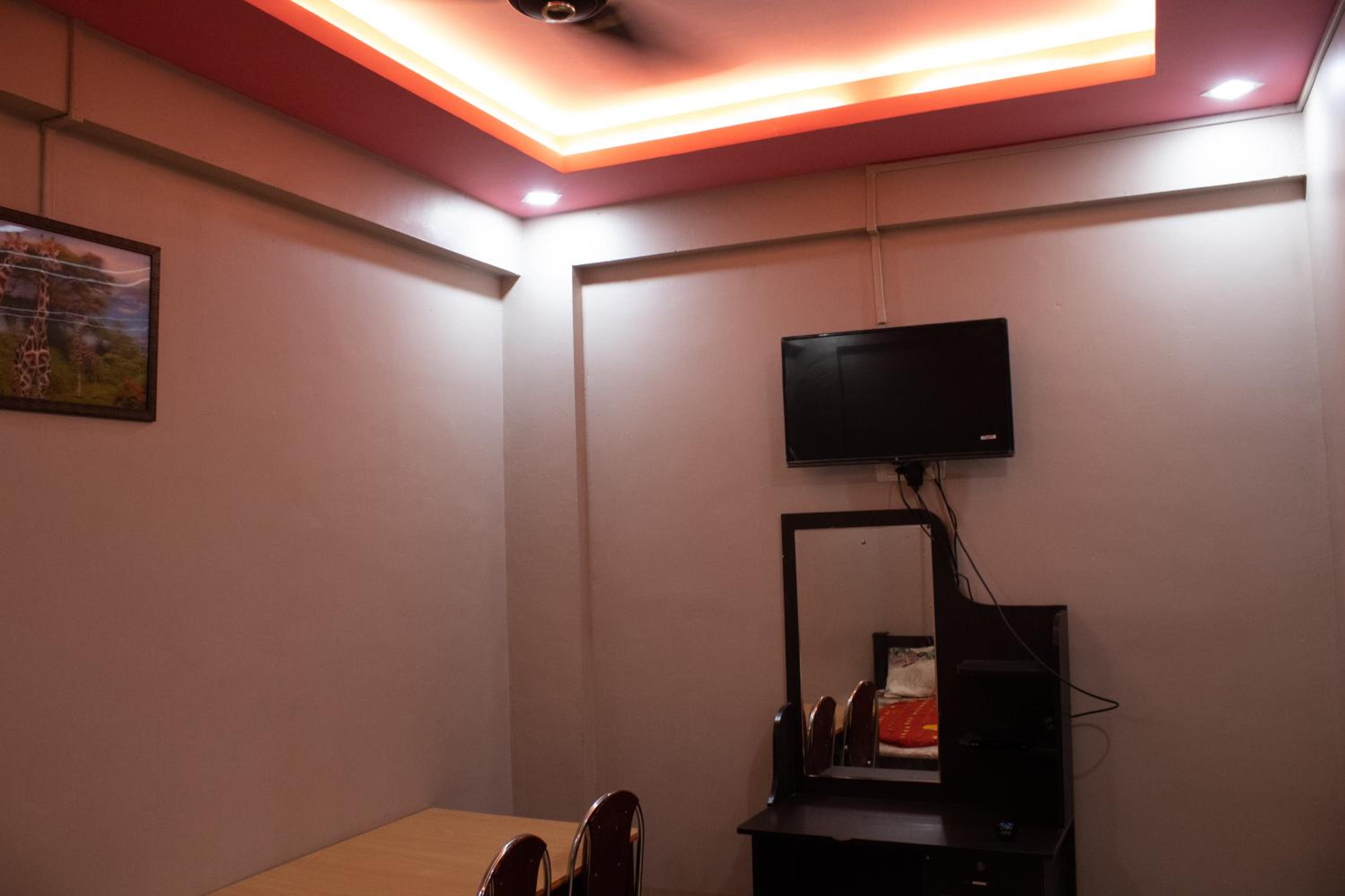 Deluxe Double Room with Bath photo 3