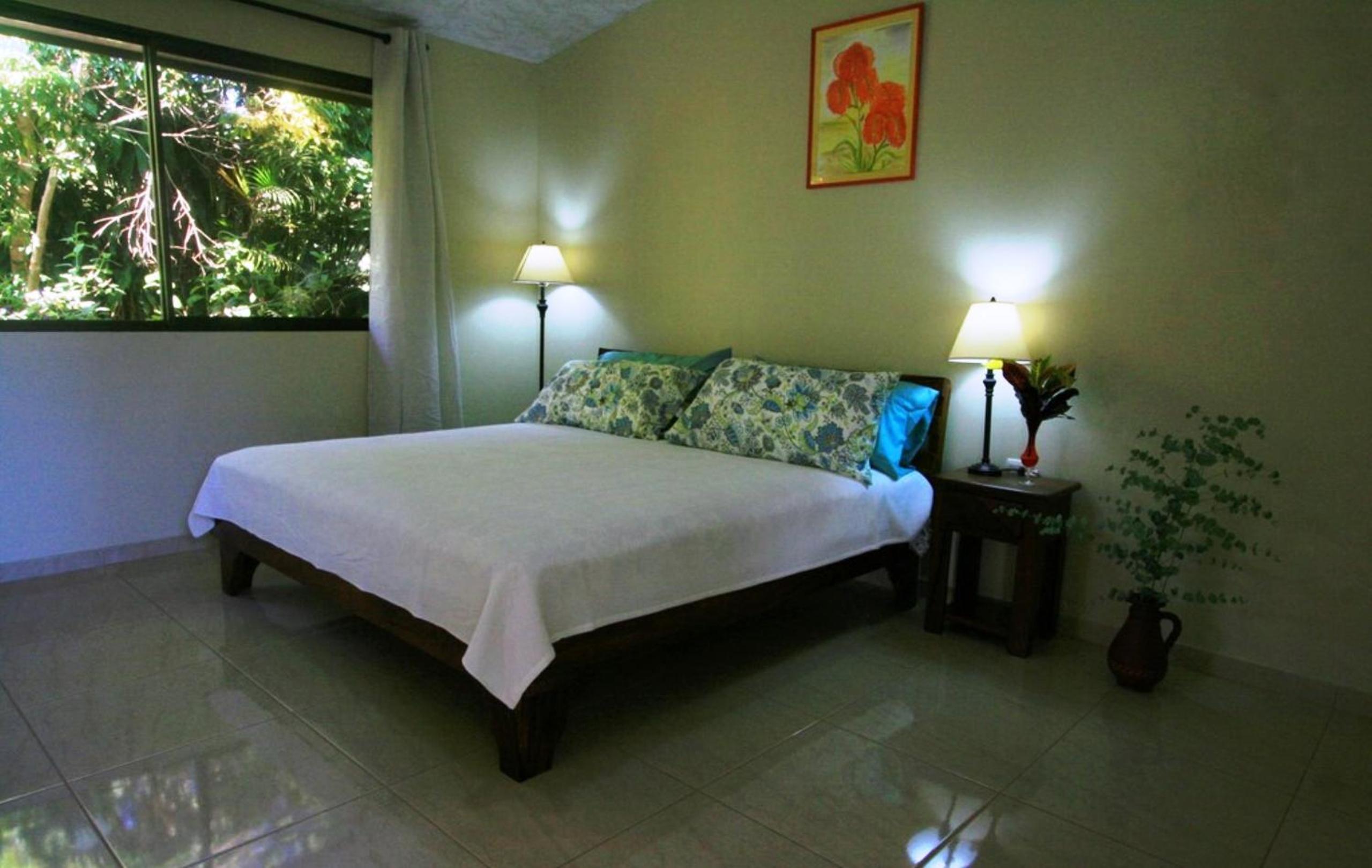 Deluxe King Room photo 1