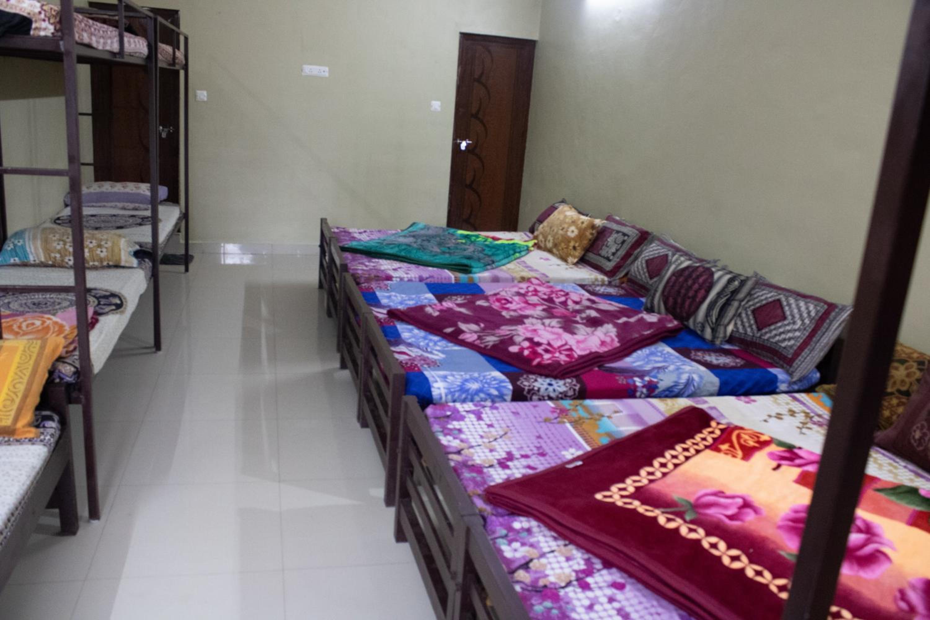 Female Dormitory Room photo 3