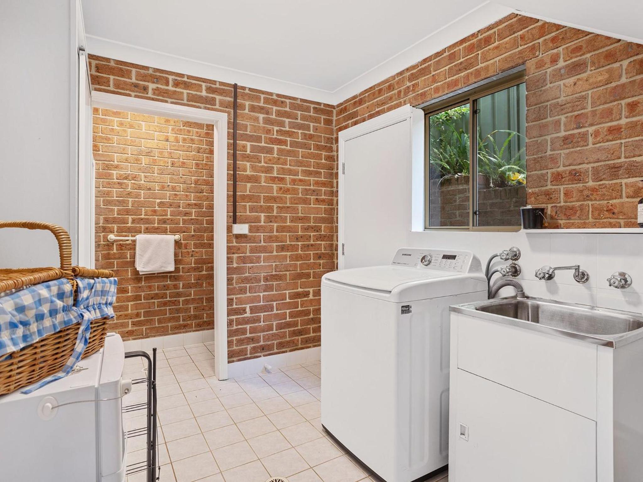 Three-Bedroom House photo 2