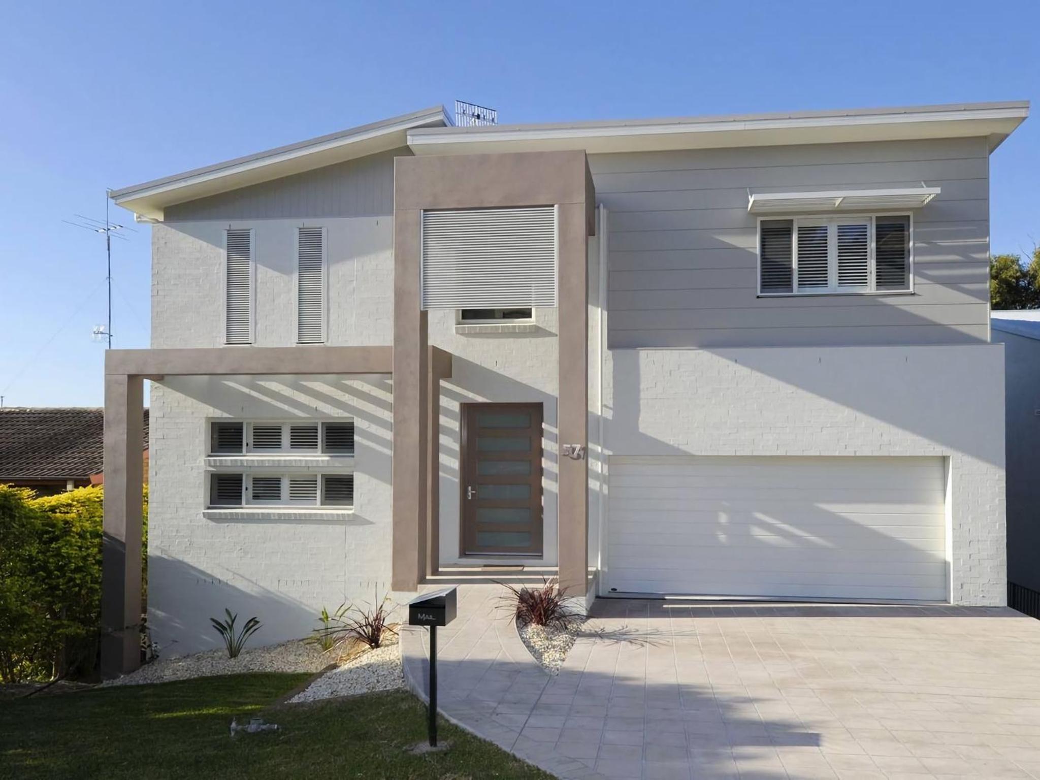 Four-Bedroom House photo 2