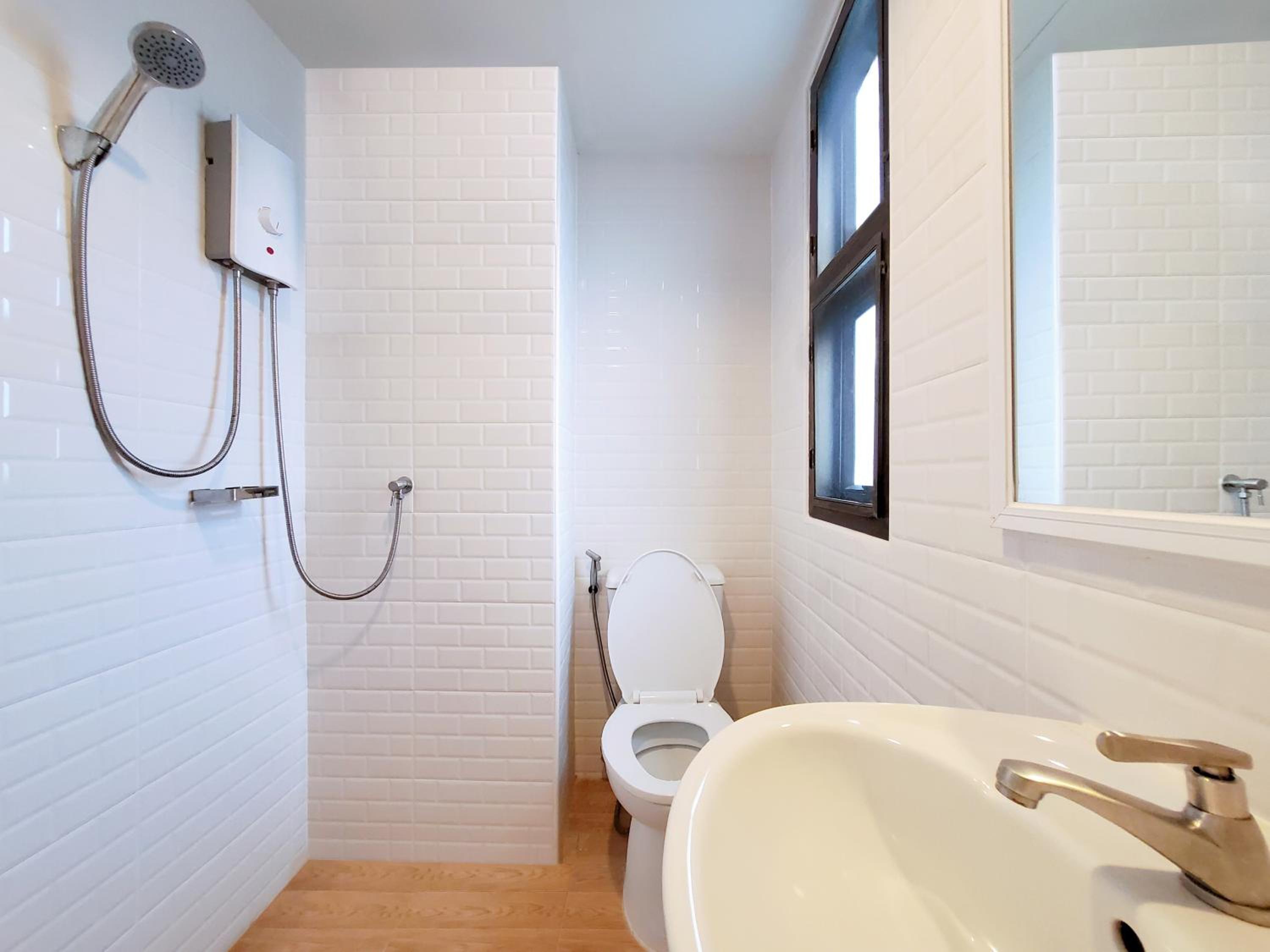 Triple Room with Balcony - Photo 6