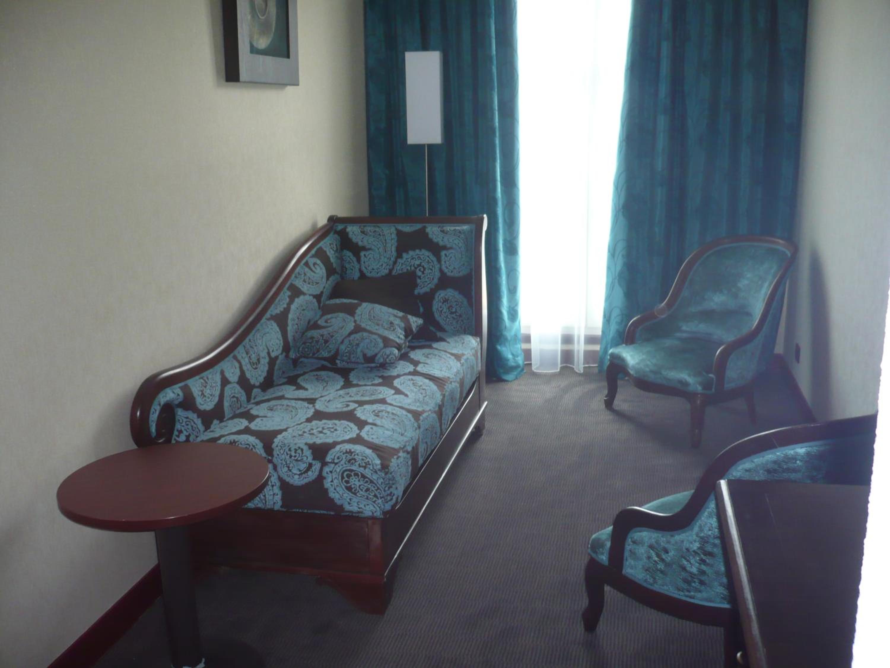 Suite - Photo 3