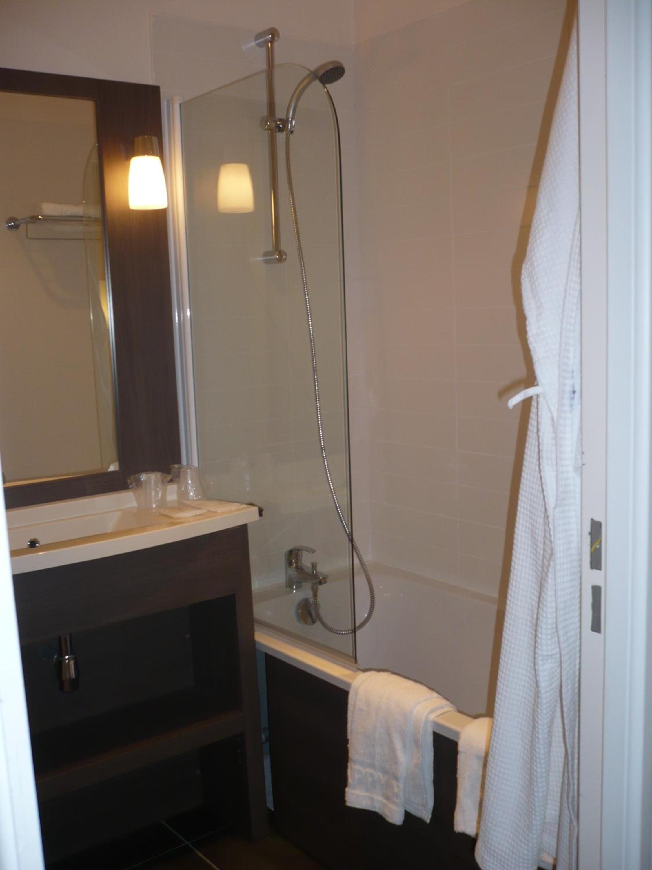 Double Room - Photo 7
