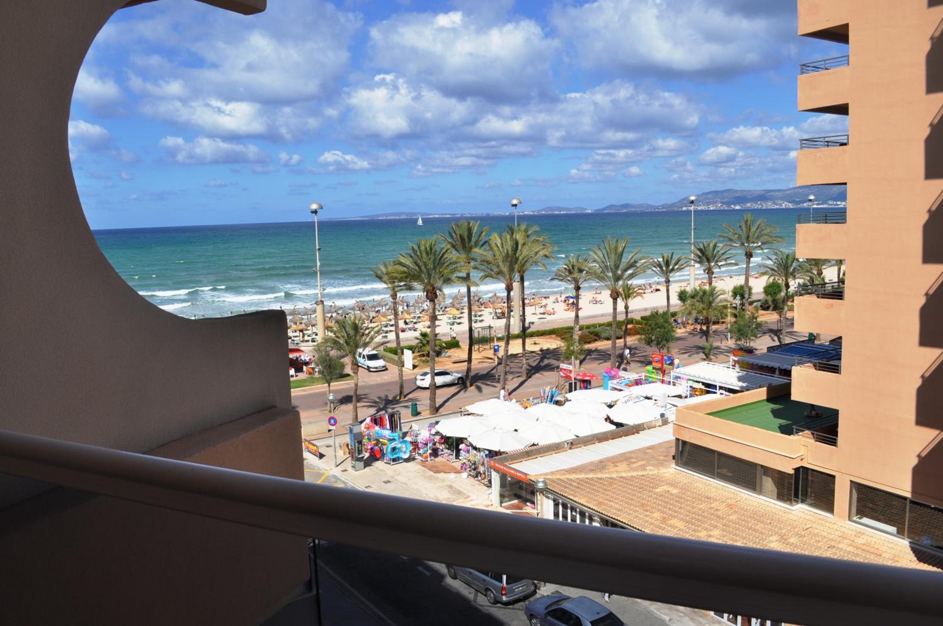 Double or Twin Room with Lateral Sea View thumbnail 5
