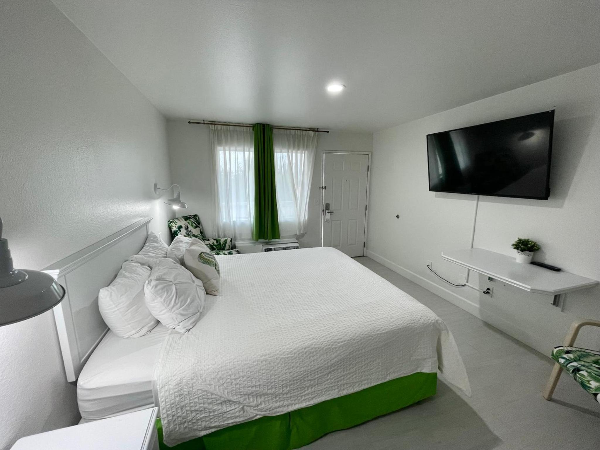 Deluxe Family Room - Photo 3