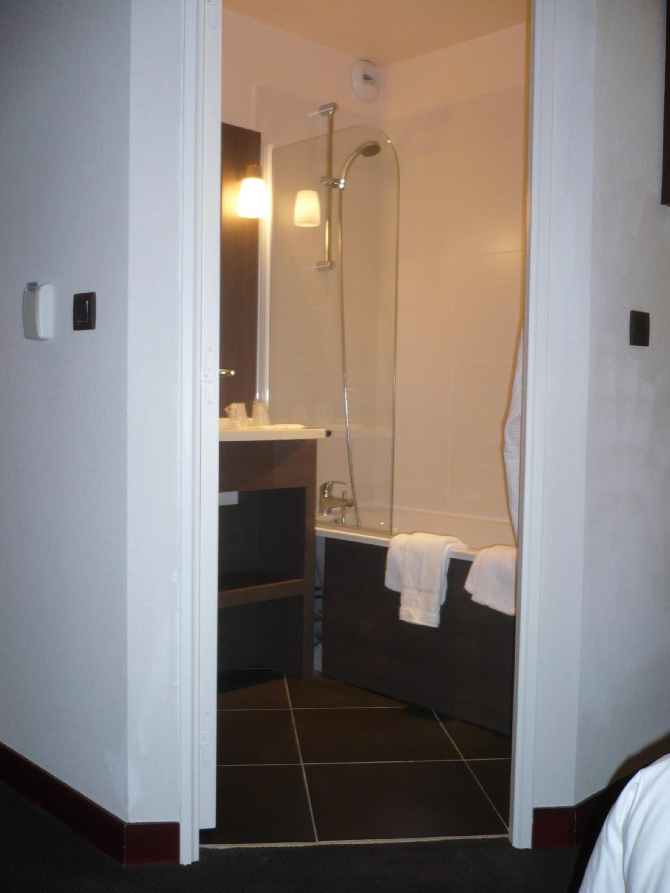 Double Room - Photo 6