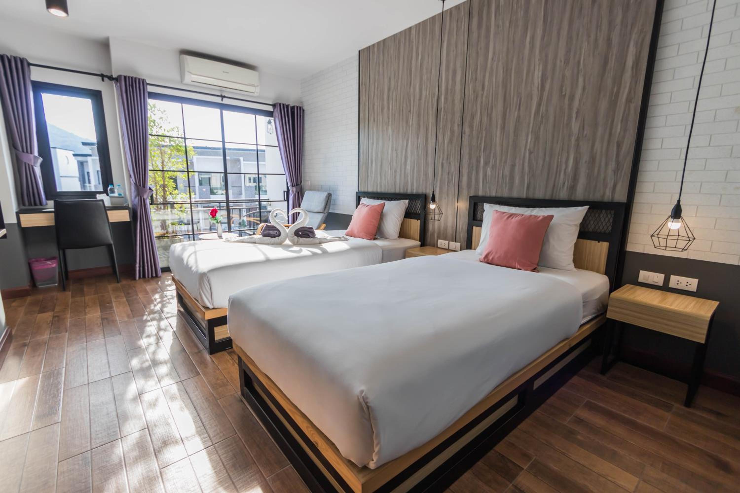 Deluxe Twin Room - Photo 7