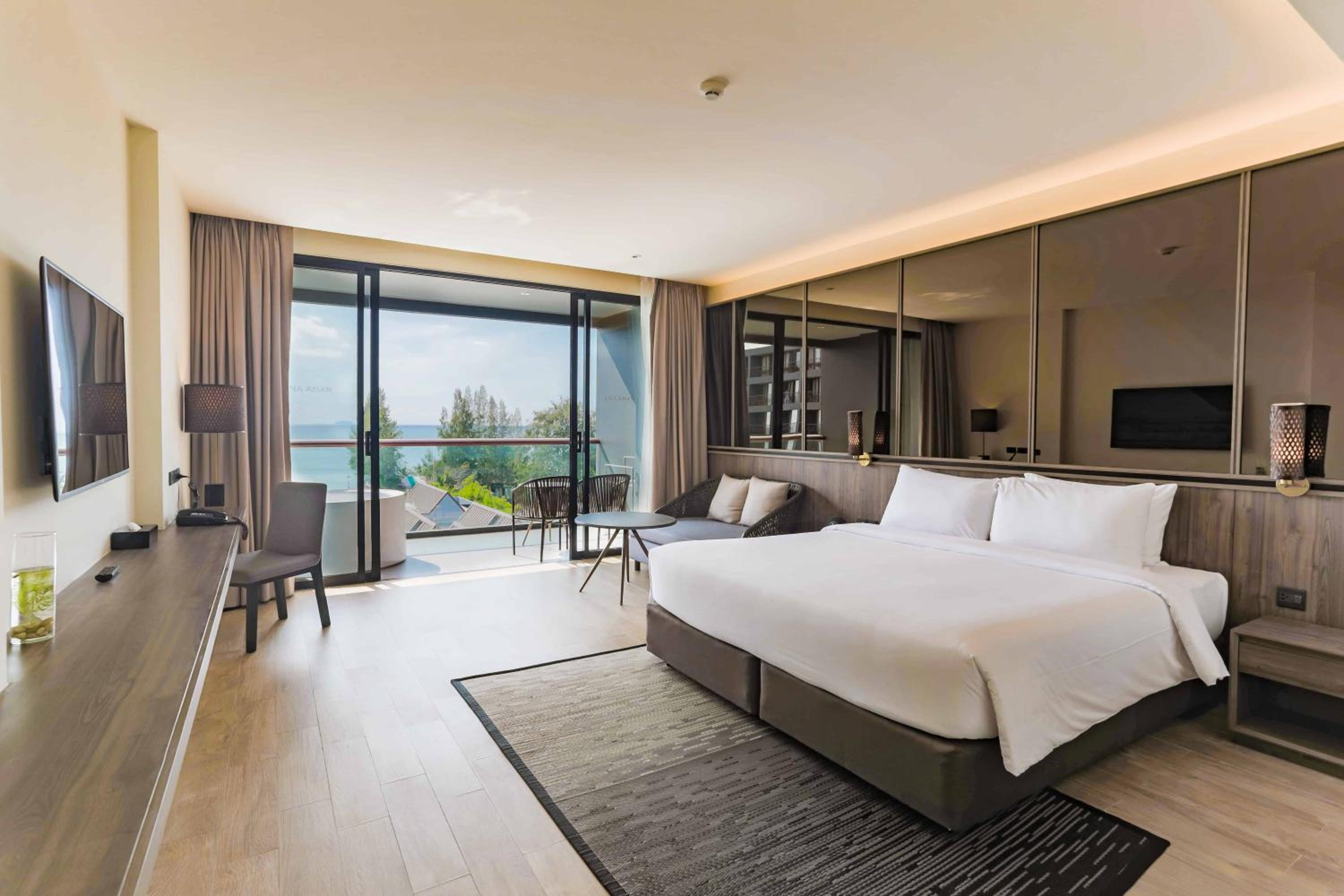 Oceanview Skybath King Room - Photo 5