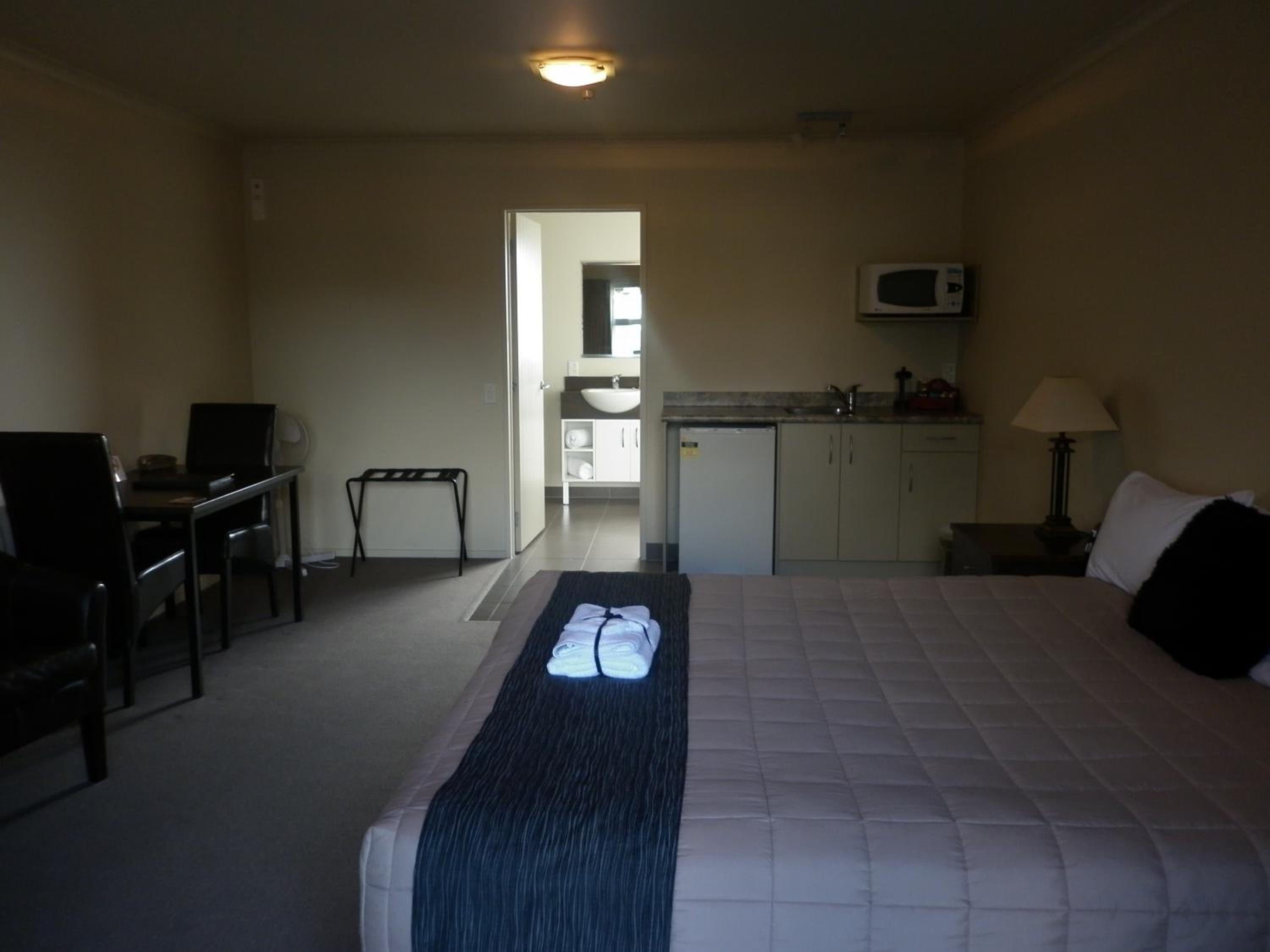 Executive Suite with Spa Bath - Photo 9