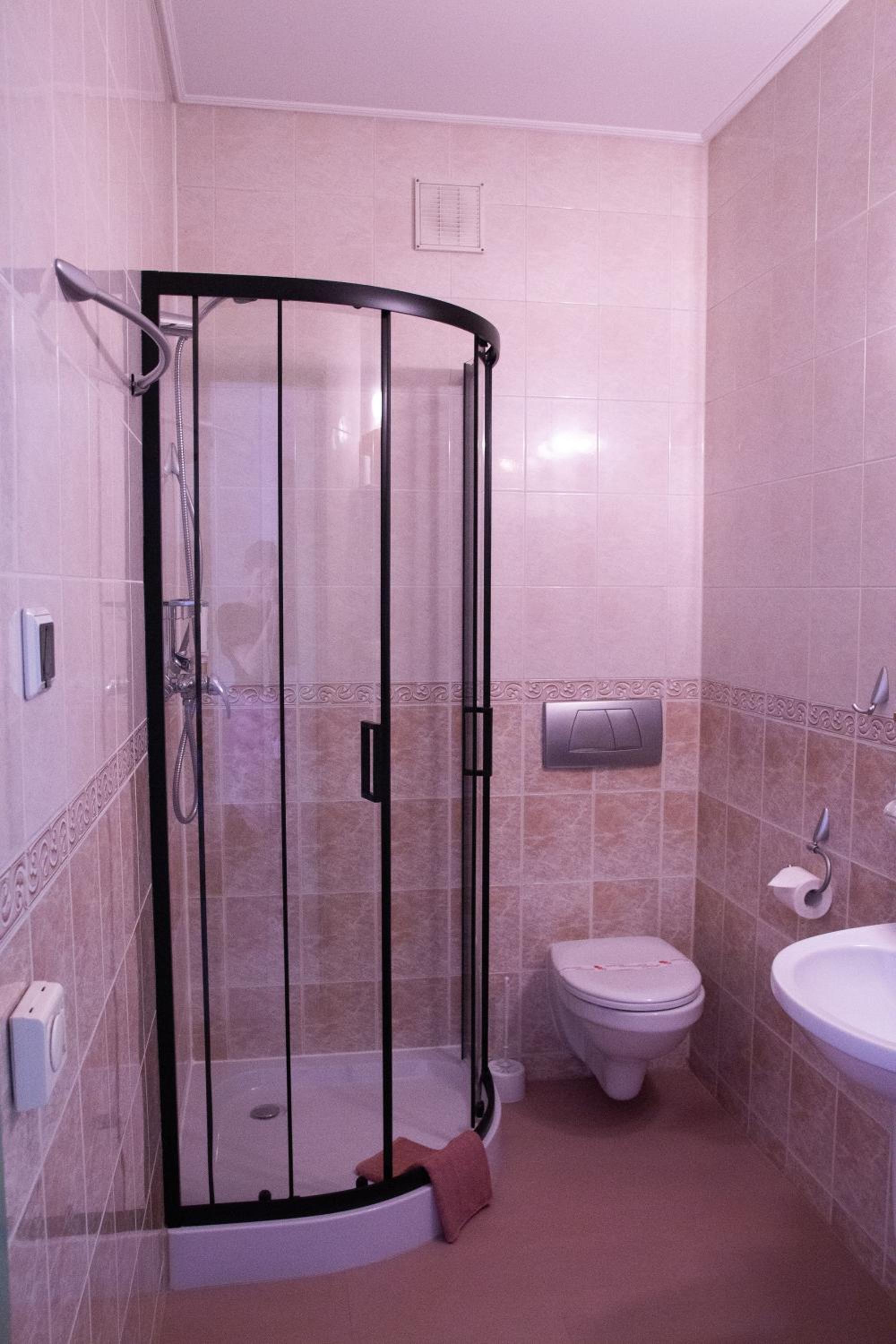 Standard Double Room - Photo 3