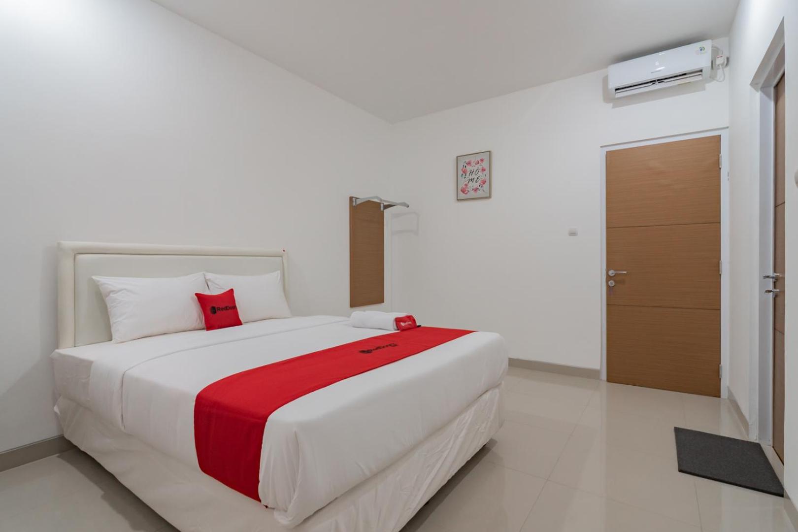 Deluxe Room - Photo 1